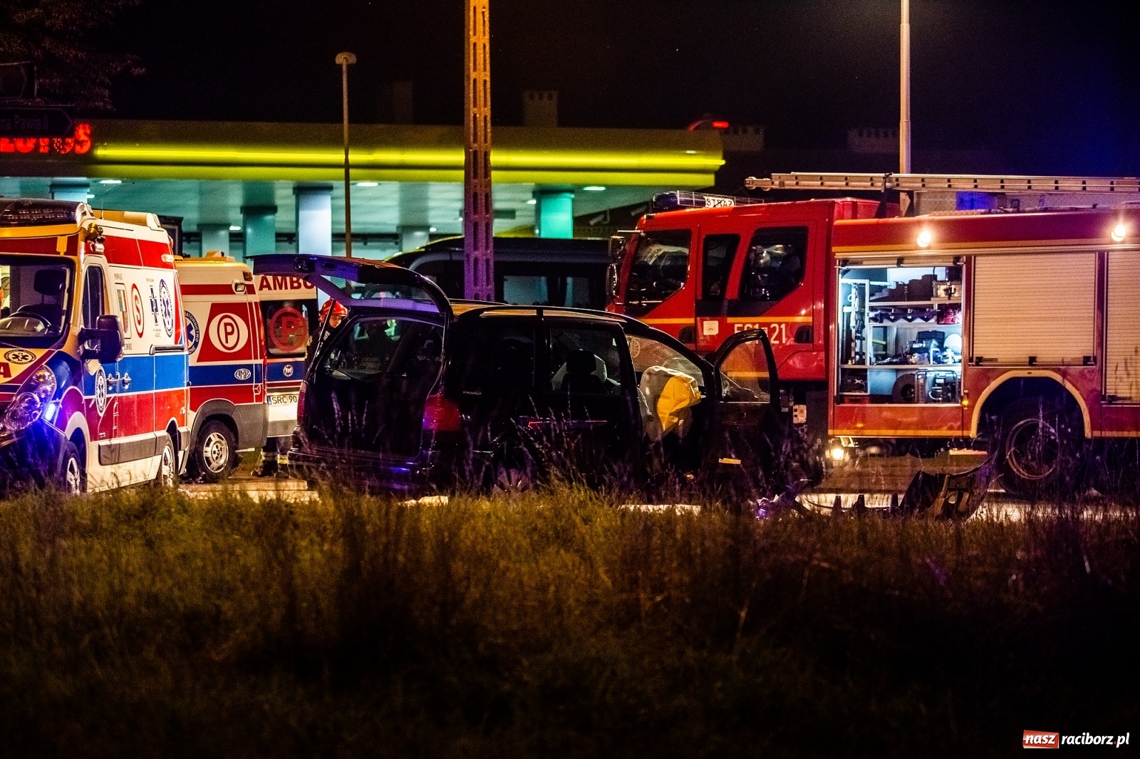 Zdjęcie w galerii na portalu naszraciborz.pl: Zderzenie na mycie. Kilka osób rannych [FOTO]  wiadomości z regionu