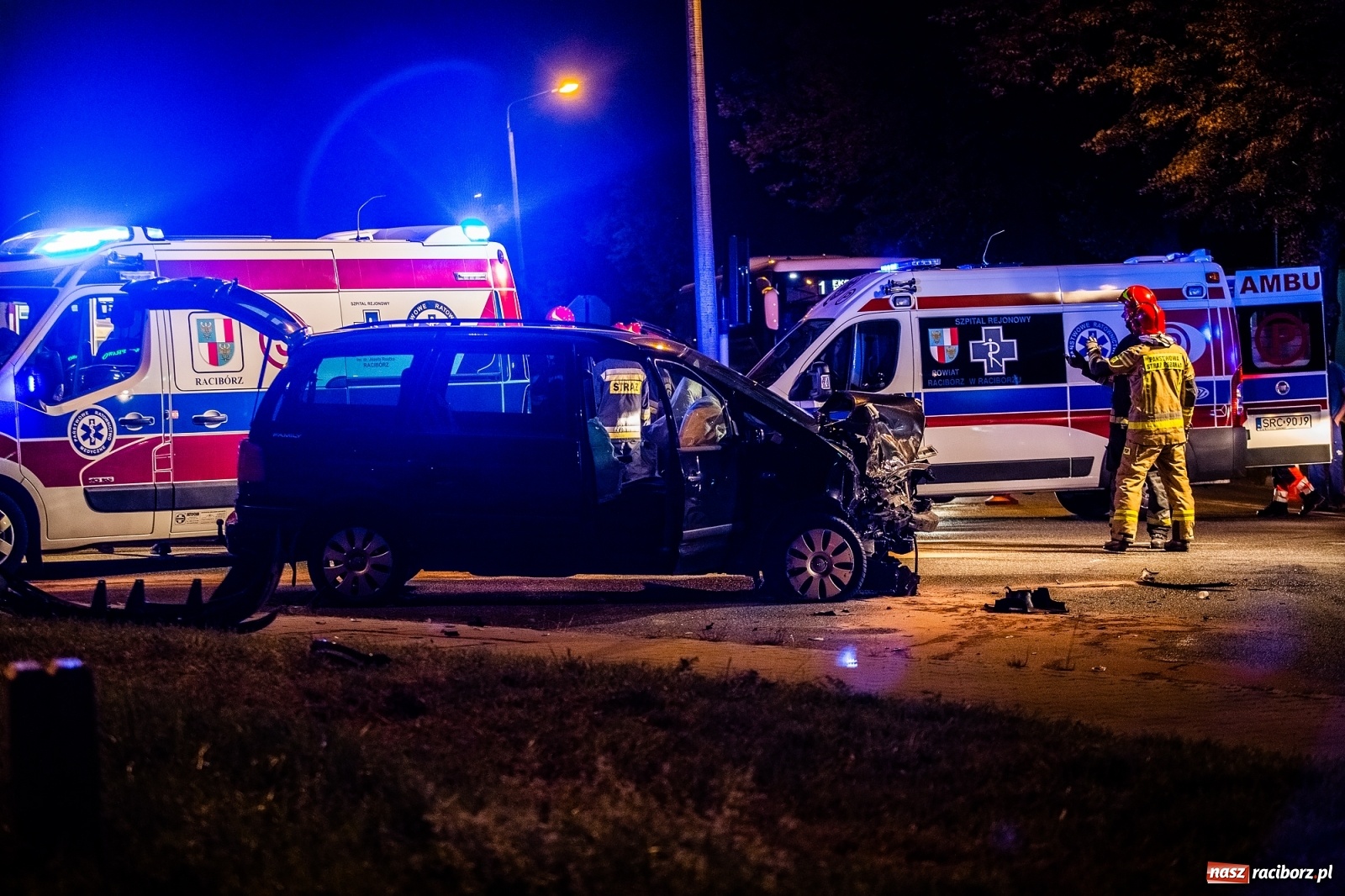 Zdjęcie w galerii na portalu naszraciborz.pl: Zderzenie na mycie. Kilka osób rannych [FOTO]  wiadomości z regionu