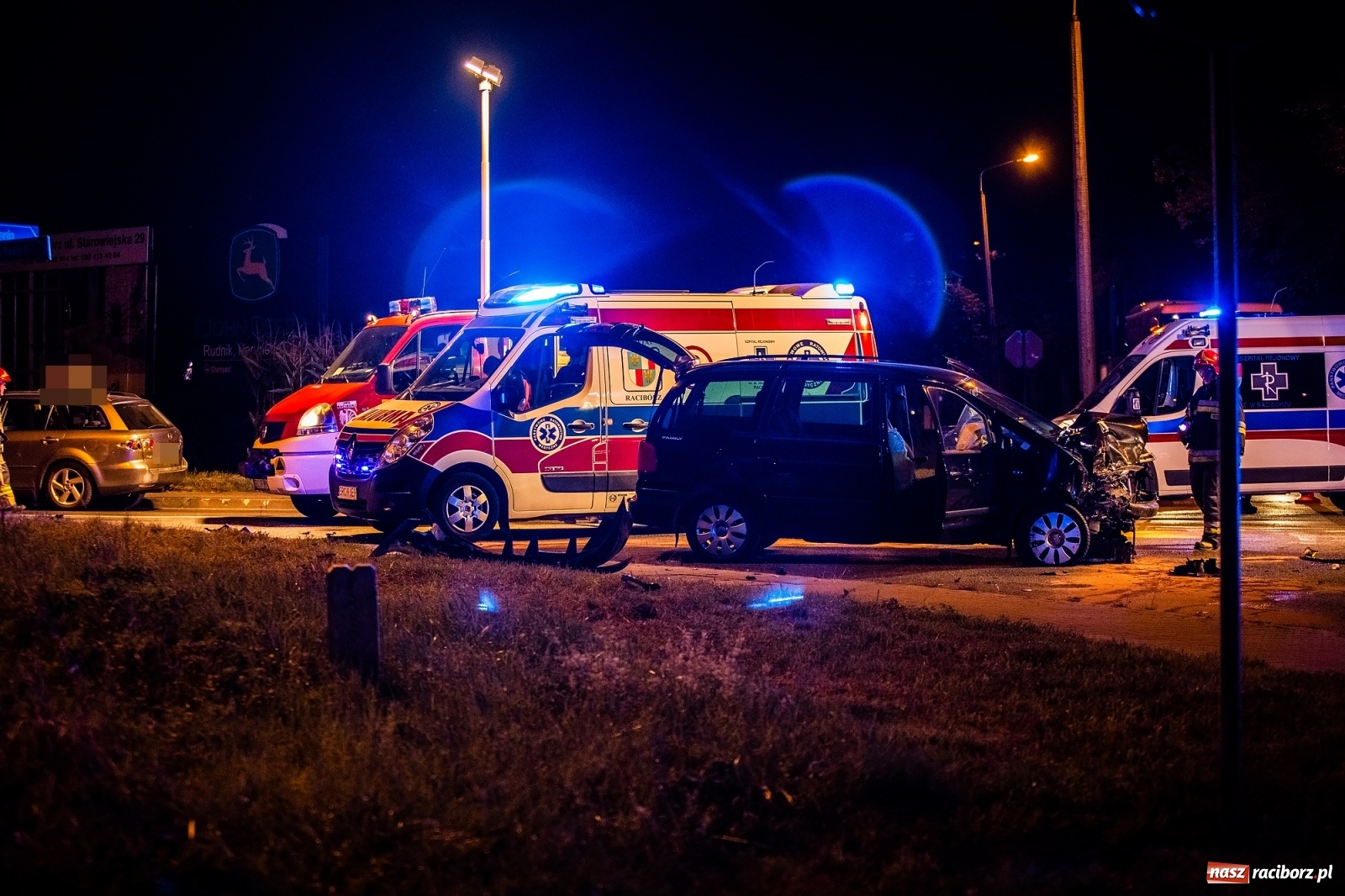 Zdjęcie w galerii na portalu naszraciborz.pl: Zderzenie na mycie. Kilka osób rannych [FOTO]  wiadomości z regionu