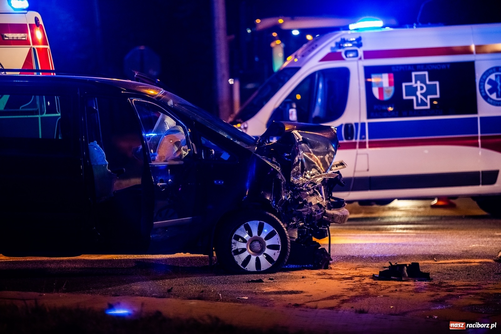 Zdjęcie w galerii na portalu naszraciborz.pl: Zderzenie na mycie. Kilka osób rannych [FOTO]  wiadomości z regionu