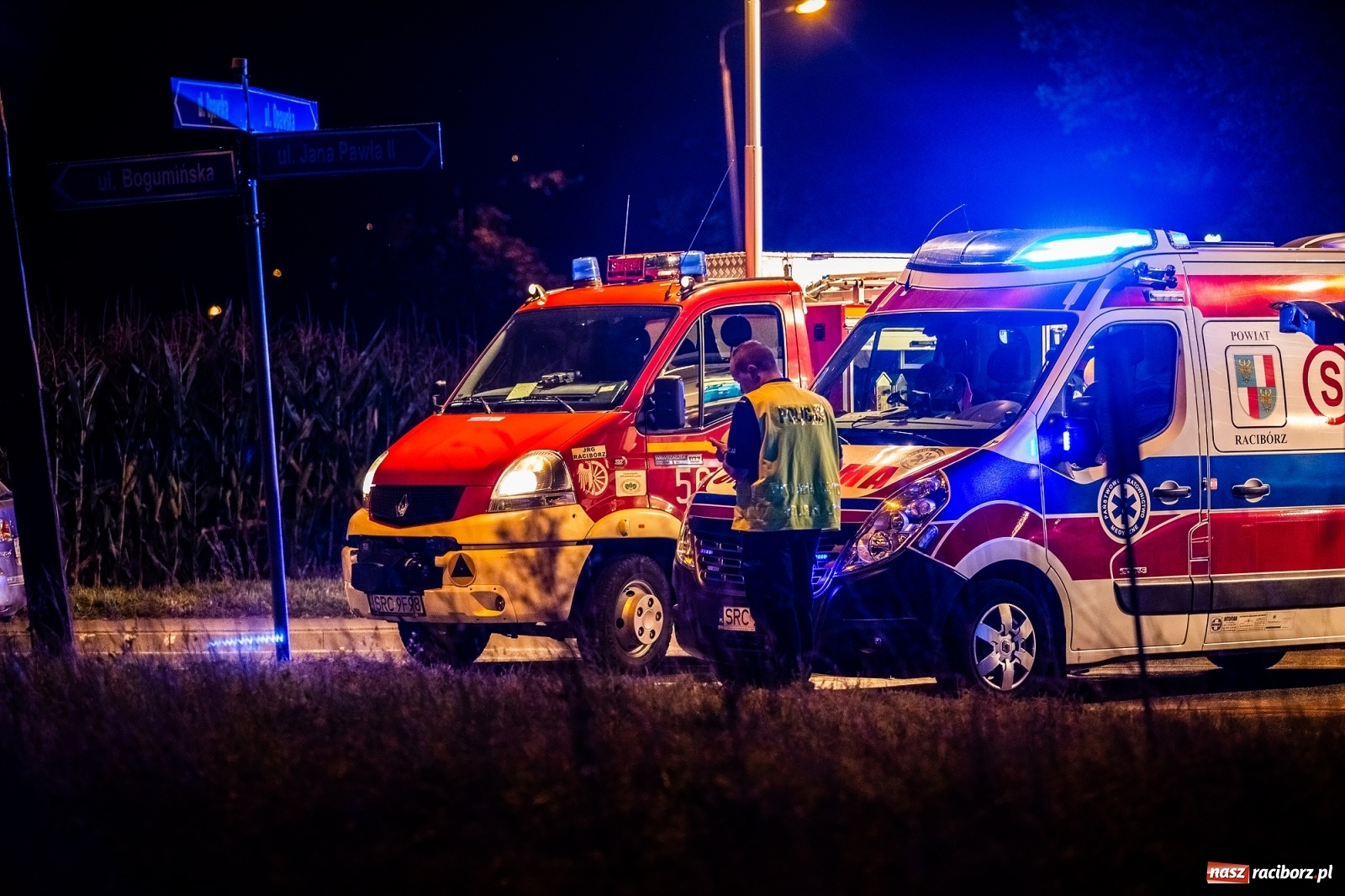 Zdjęcie w galerii na portalu naszraciborz.pl: Zderzenie na mycie. Kilka osób rannych [FOTO]  wiadomości z regionu