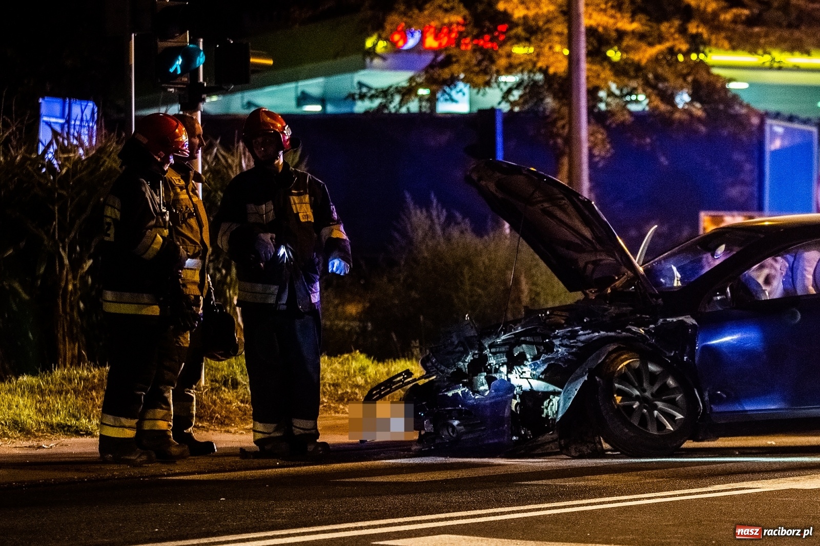 Zdjęcie w galerii na portalu naszraciborz.pl: Zderzenie na mycie. Kilka osób rannych [FOTO]  wiadomości z regionu