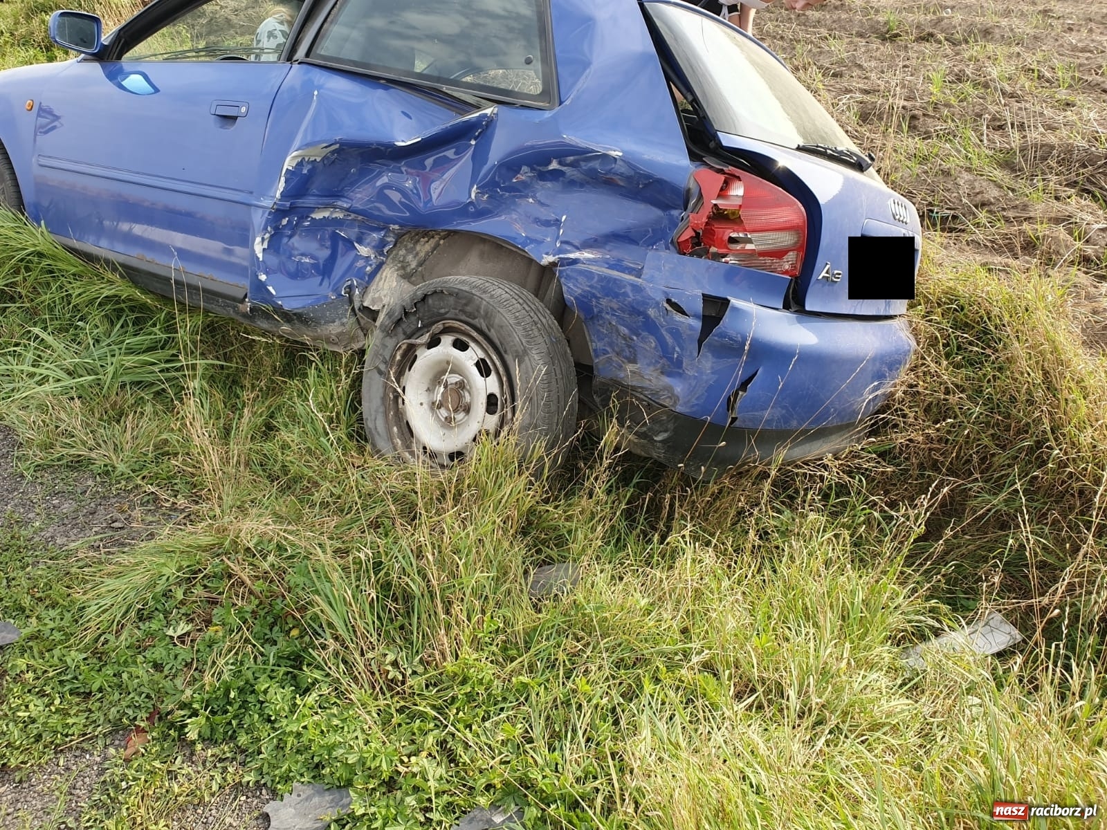 Zdjęcie w galerii na portalu naszraciborz.pl: Groźne zderzenie pojazdów na DK 45 przed Bieńkowicami [FOTO] wiadomości z regionu