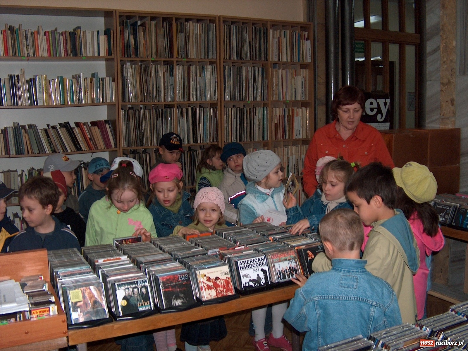Zdjęcie w galerii na portalu naszraciborz.pl: Adapter, winyle, Janowski i Niedźwiecki [FOTO] wiadomości z regionu