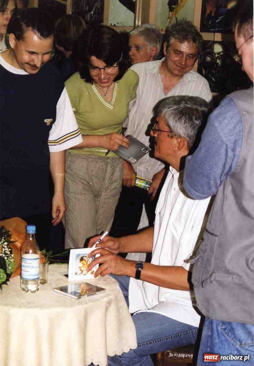 Zdjęcie w galerii na portalu naszraciborz.pl: Adapter, winyle, Janowski i Niedźwiecki [FOTO] wiadomości z regionu