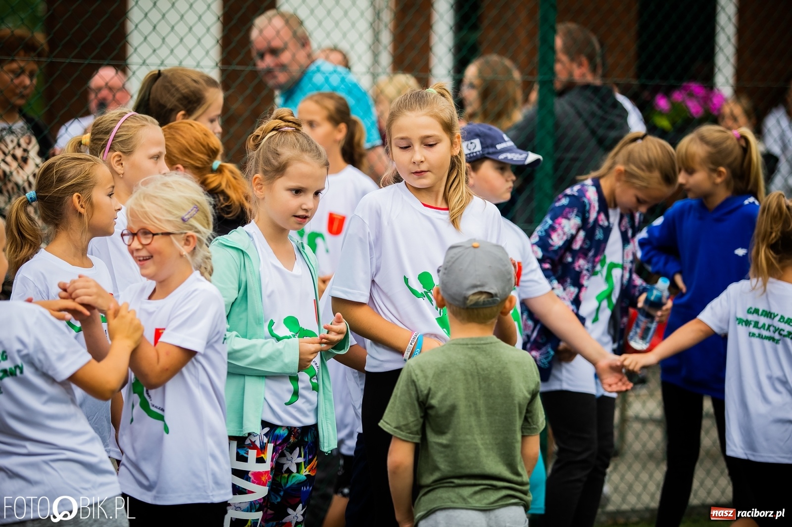 Zdjęcie w galerii na portalu naszraciborz.pl: Wolni od przemocy i uzależnień. Bieg profilaktyczny w Krzanowicach [FOTO i WIDEO] wiadomości z regionu