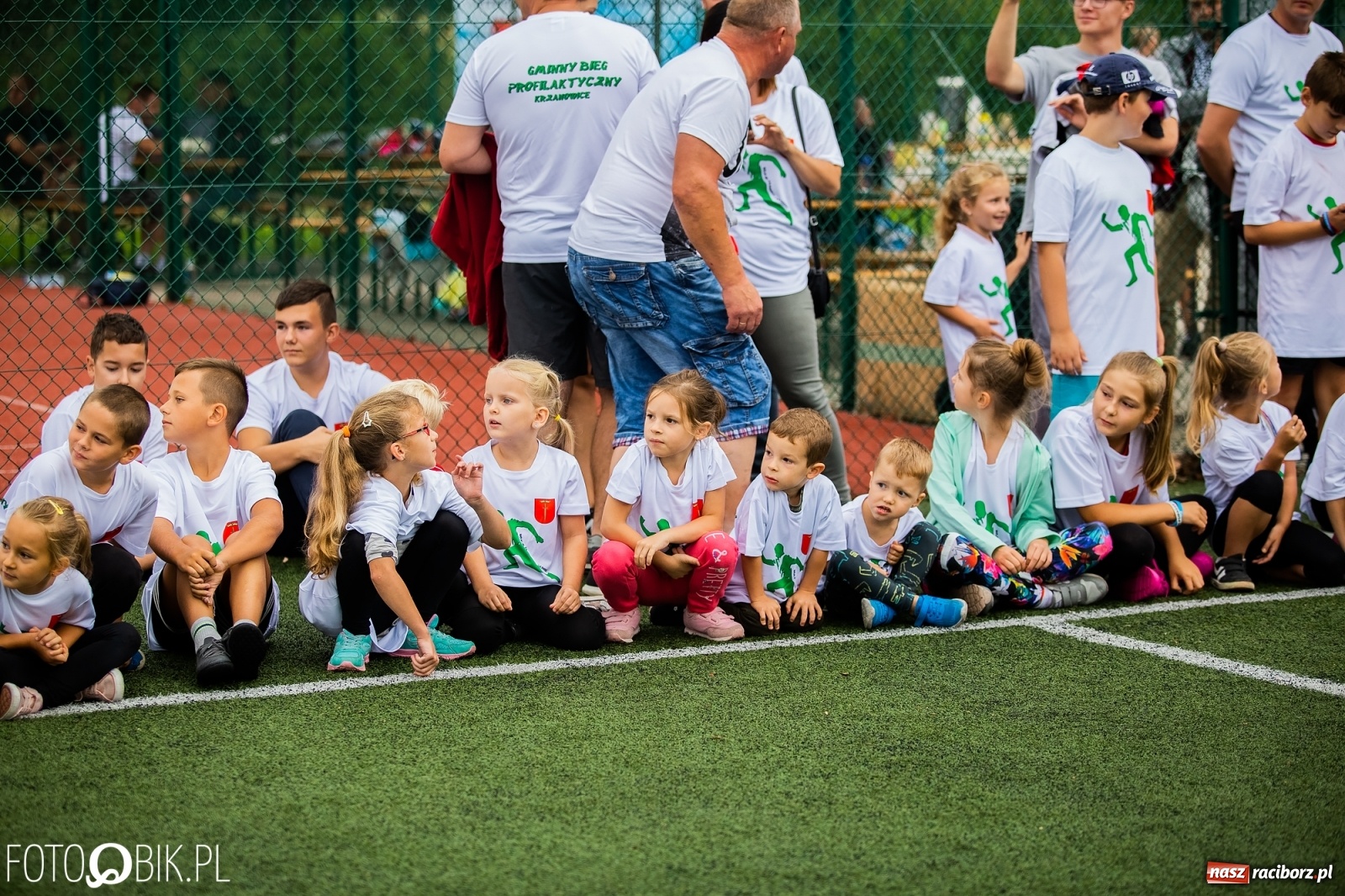 Zdjęcie w galerii na portalu naszraciborz.pl: Wolni od przemocy i uzależnień. Bieg profilaktyczny w Krzanowicach [FOTO i WIDEO] wiadomości z regionu