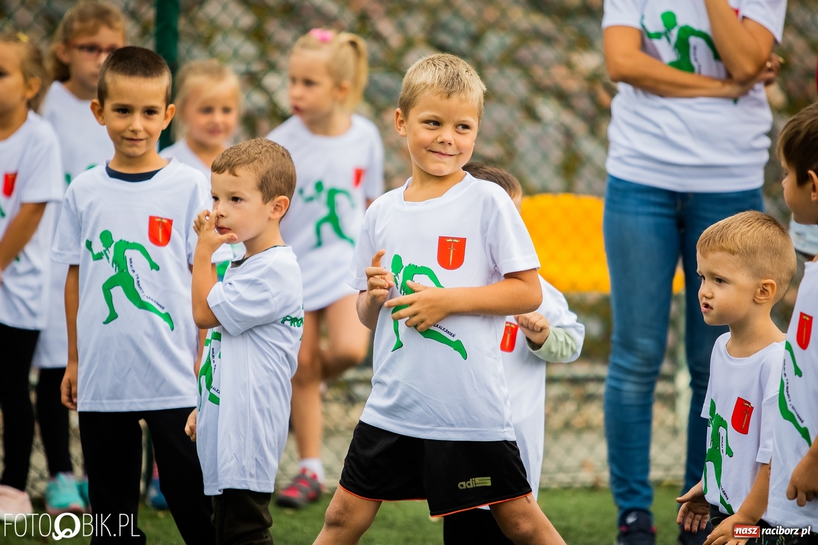 Zdjęcie w galerii na portalu naszraciborz.pl: Wolni od przemocy i uzależnień. Bieg profilaktyczny w Krzanowicach [FOTO i WIDEO] wiadomości z regionu