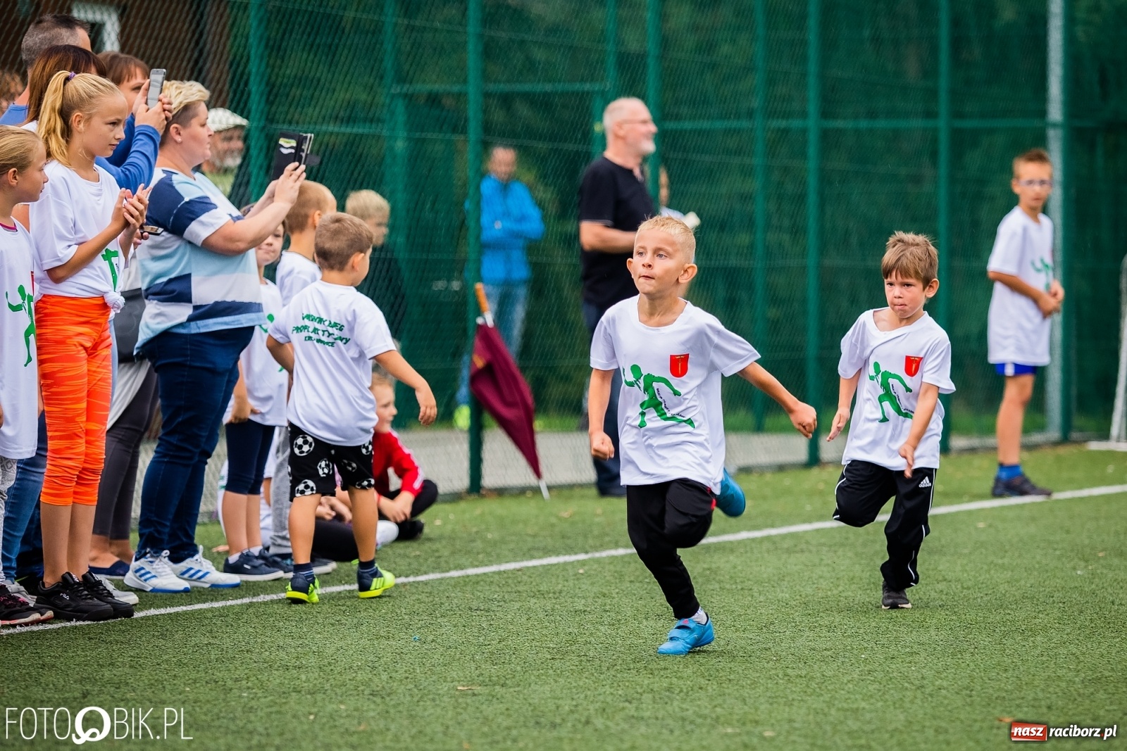 Zdjęcie w galerii na portalu naszraciborz.pl: Wolni od przemocy i uzależnień. Bieg profilaktyczny w Krzanowicach [FOTO i WIDEO] wiadomości z regionu