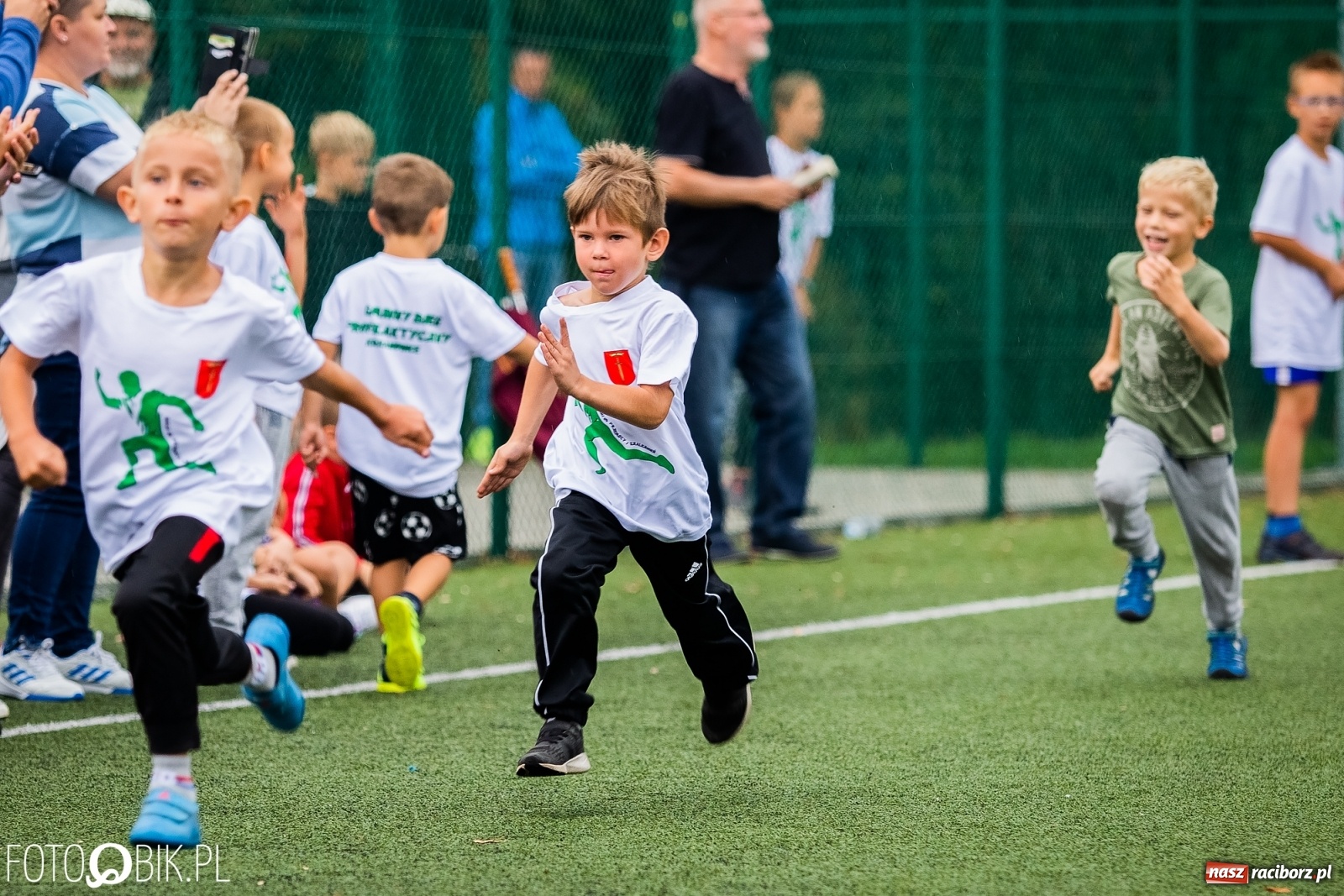 Zdjęcie w galerii na portalu naszraciborz.pl: Wolni od przemocy i uzależnień. Bieg profilaktyczny w Krzanowicach [FOTO i WIDEO] wiadomości z regionu
