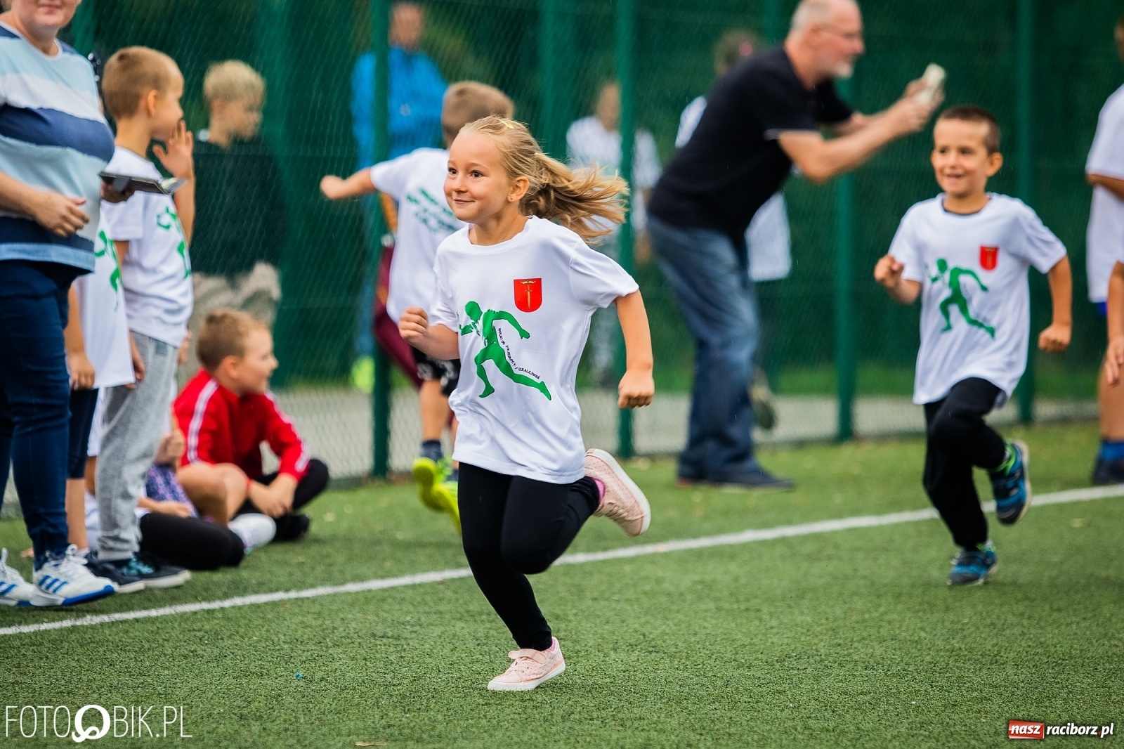 Zdjęcie w galerii na portalu naszraciborz.pl: Wolni od przemocy i uzależnień. Bieg profilaktyczny w Krzanowicach [FOTO i WIDEO] wiadomości z regionu