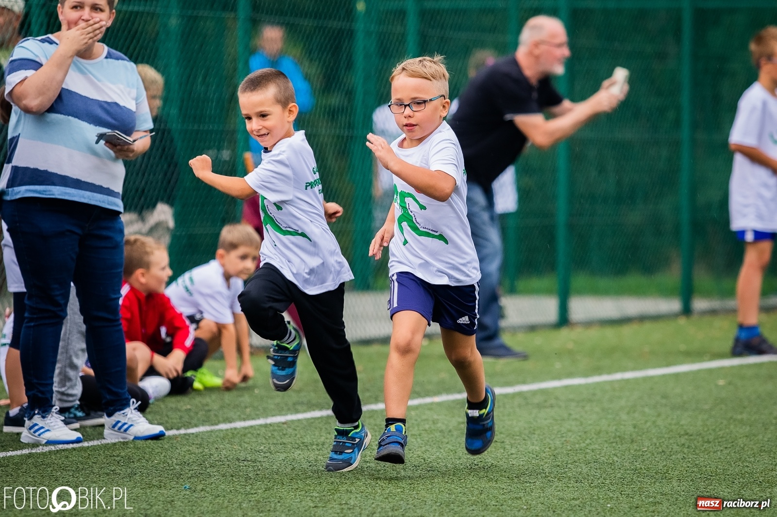 Zdjęcie w galerii na portalu naszraciborz.pl: Wolni od przemocy i uzależnień. Bieg profilaktyczny w Krzanowicach [FOTO i WIDEO] wiadomości z regionu