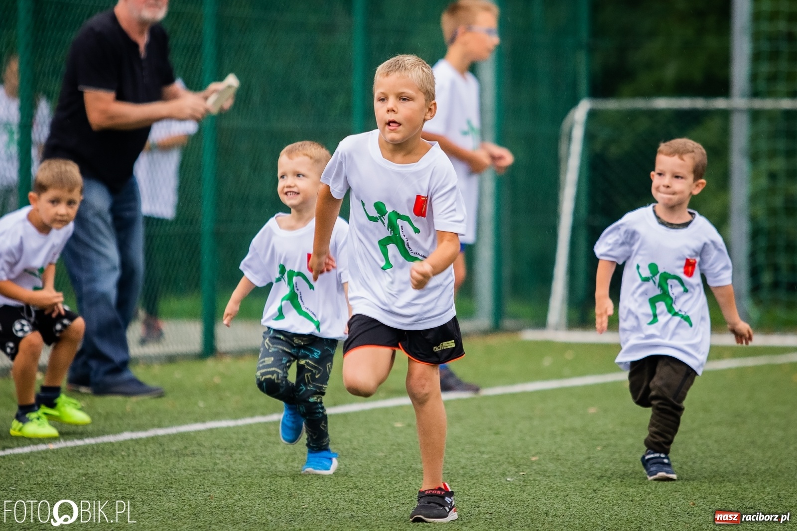 Zdjęcie w galerii na portalu naszraciborz.pl: Wolni od przemocy i uzależnień. Bieg profilaktyczny w Krzanowicach [FOTO i WIDEO] wiadomości z regionu