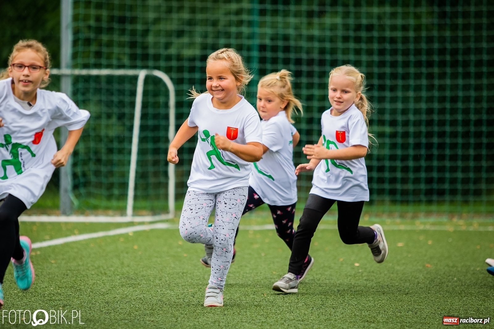Zdjęcie w galerii na portalu naszraciborz.pl: Wolni od przemocy i uzależnień. Bieg profilaktyczny w Krzanowicach [FOTO i WIDEO] wiadomości z regionu