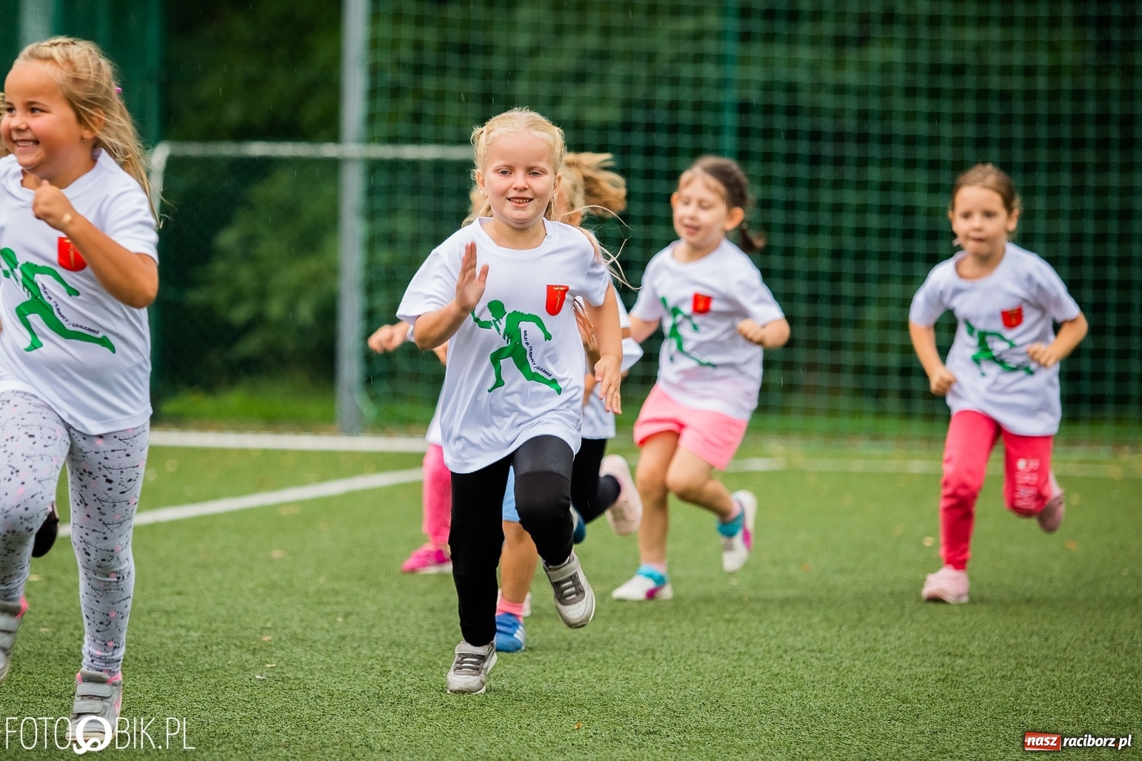 Zdjęcie w galerii na portalu naszraciborz.pl: Wolni od przemocy i uzależnień. Bieg profilaktyczny w Krzanowicach [FOTO i WIDEO] wiadomości z regionu