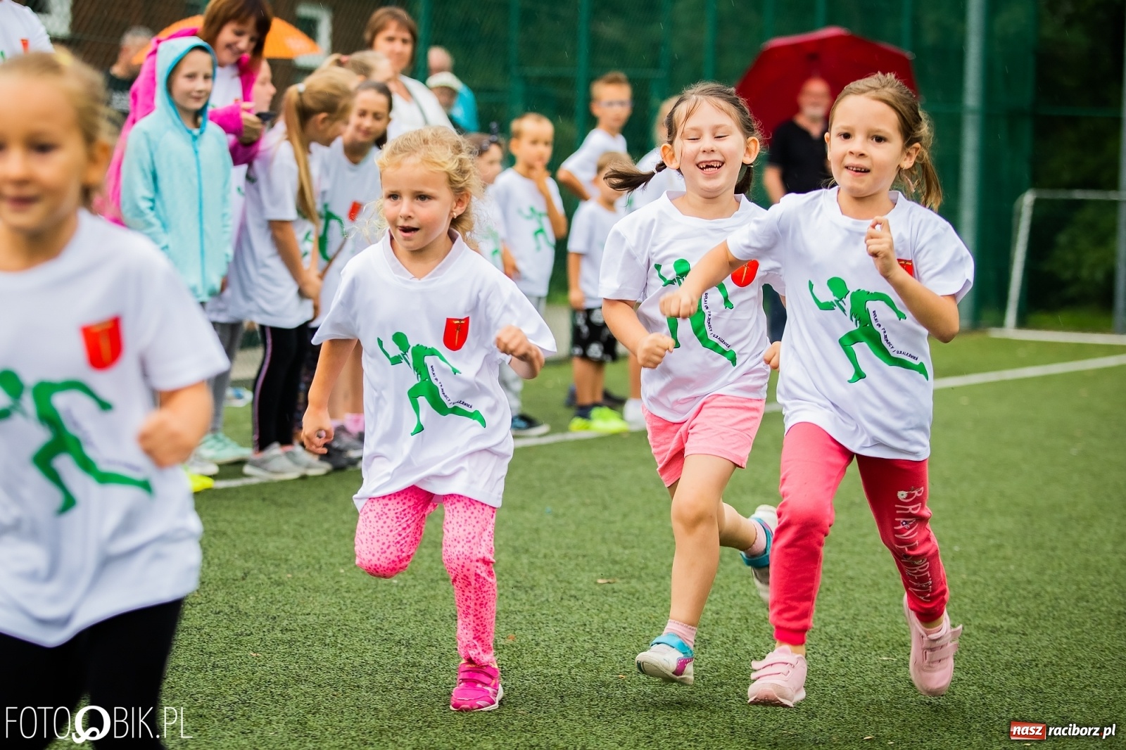 Zdjęcie w galerii na portalu naszraciborz.pl: Wolni od przemocy i uzależnień. Bieg profilaktyczny w Krzanowicach [FOTO i WIDEO] wiadomości z regionu