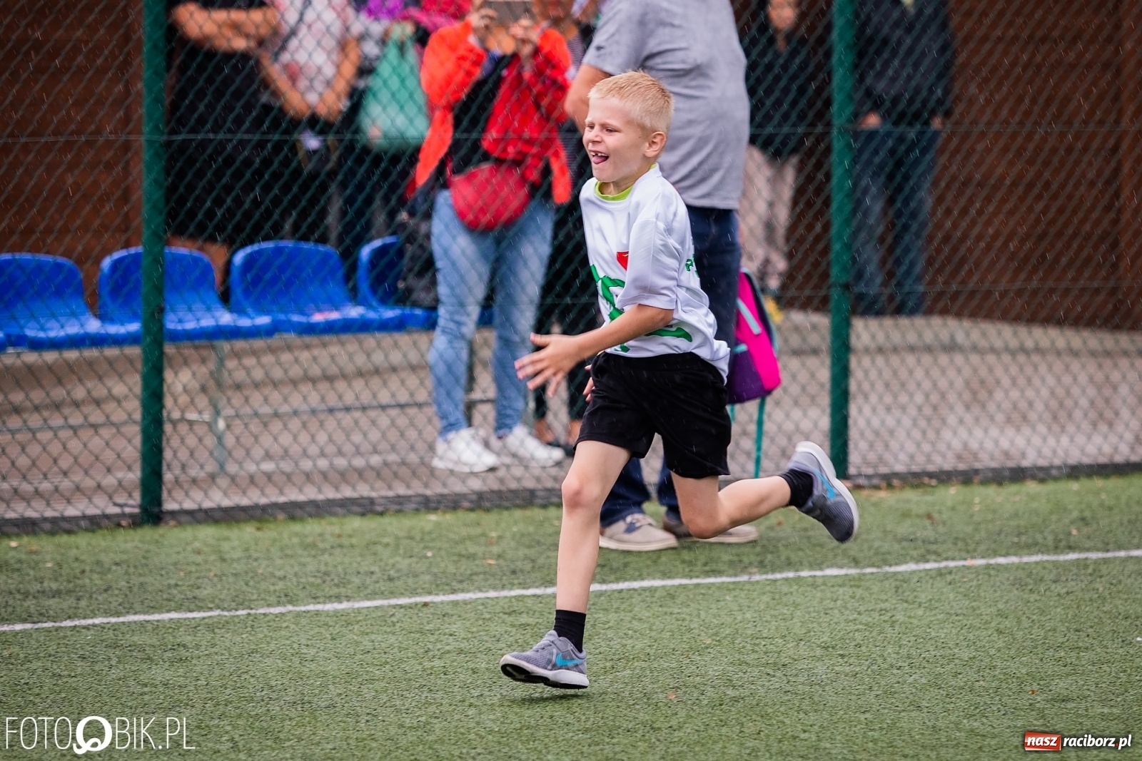 Zdjęcie w galerii na portalu naszraciborz.pl: Wolni od przemocy i uzależnień. Bieg profilaktyczny w Krzanowicach [FOTO i WIDEO] wiadomości z regionu