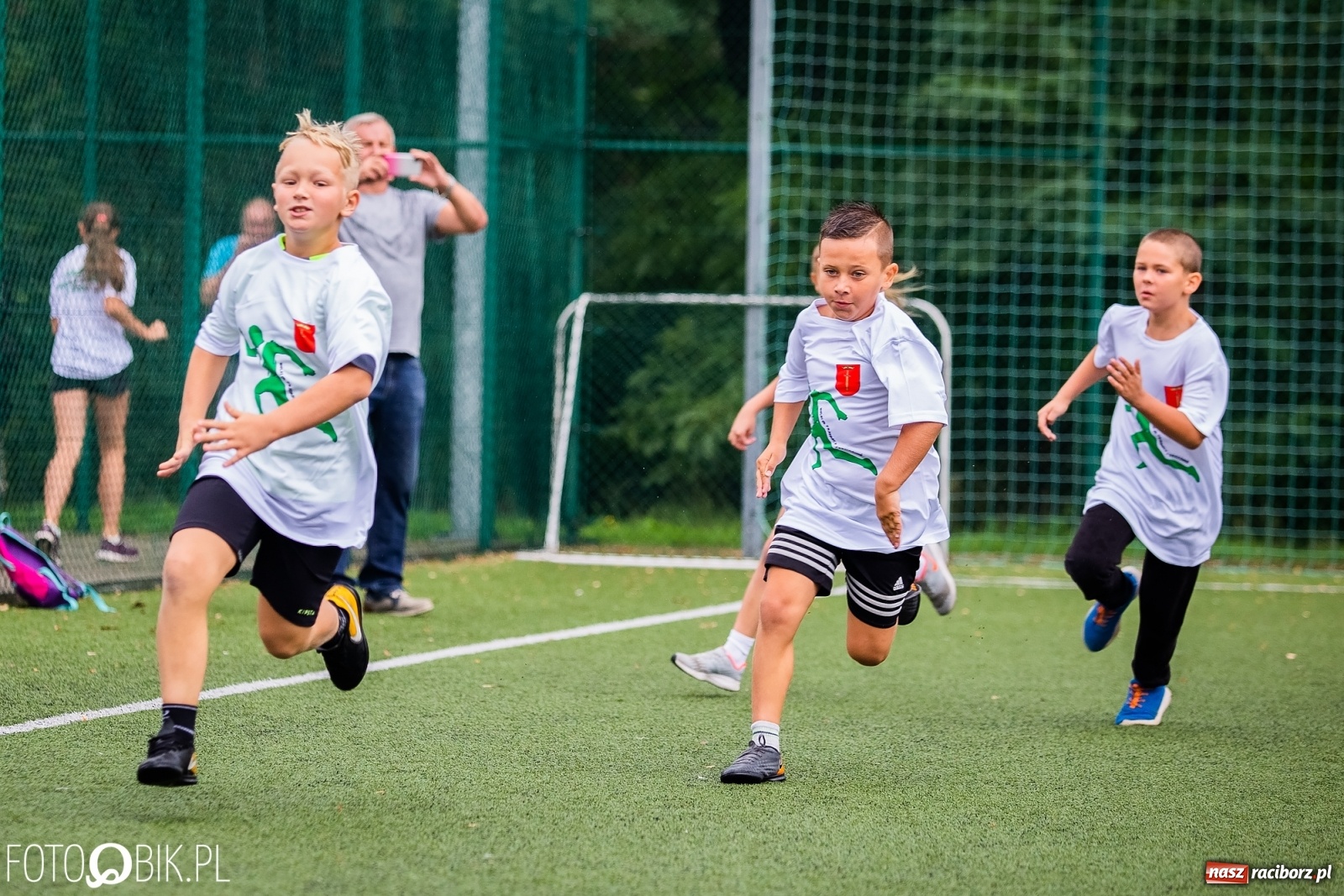Zdjęcie w galerii na portalu naszraciborz.pl: Wolni od przemocy i uzależnień. Bieg profilaktyczny w Krzanowicach [FOTO i WIDEO] wiadomości z regionu