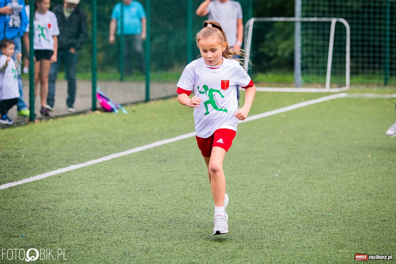 Zdjęcie w galerii na portalu naszraciborz.pl: Wolni od przemocy i uzależnień. Bieg profilaktyczny w Krzanowicach [FOTO i WIDEO] wiadomości z regionu
