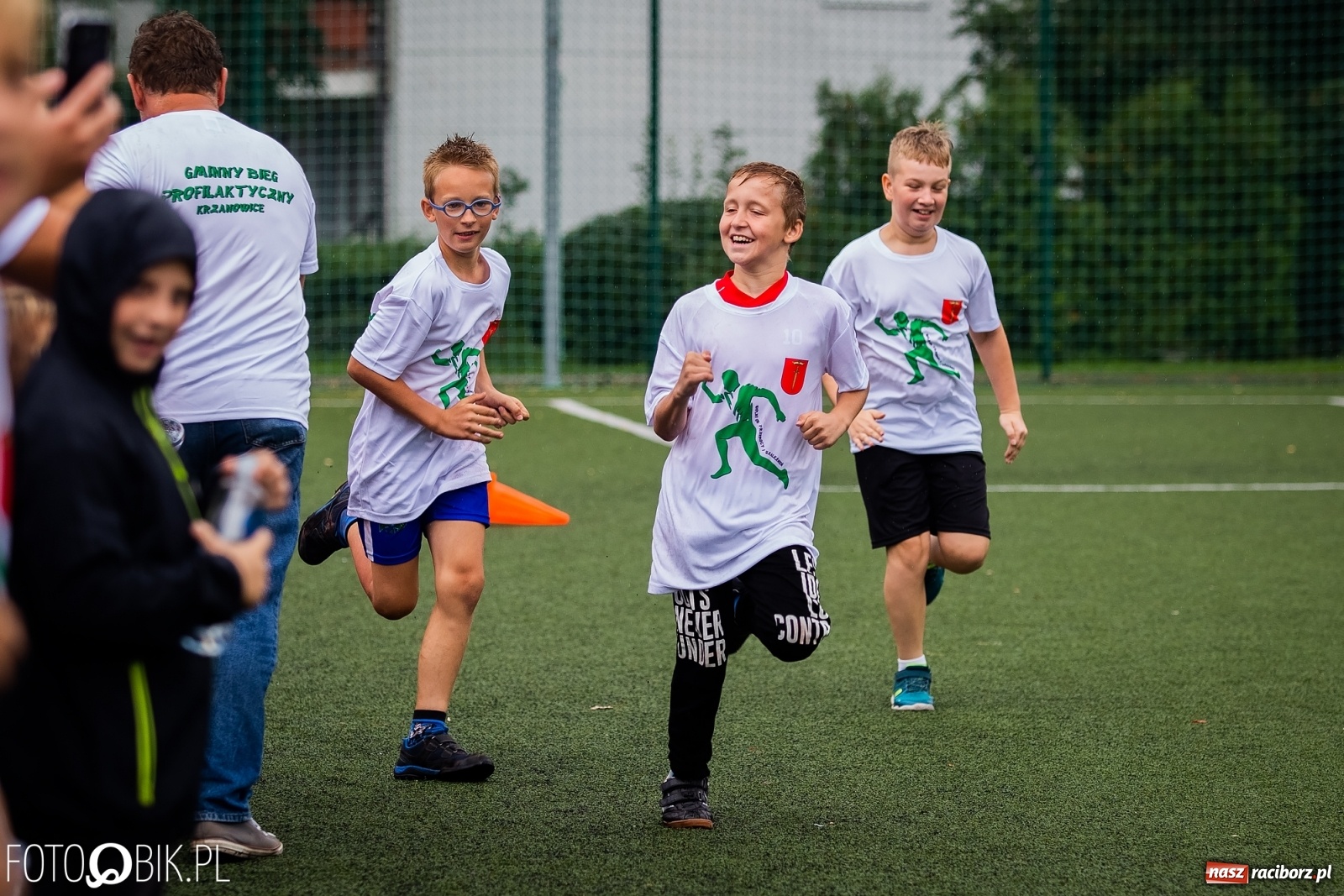 Zdjęcie w galerii na portalu naszraciborz.pl: Wolni od przemocy i uzależnień. Bieg profilaktyczny w Krzanowicach [FOTO i WIDEO] wiadomości z regionu