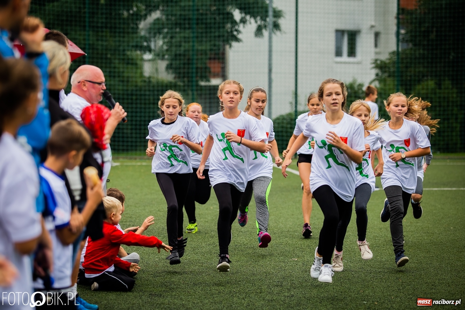 Zdjęcie w galerii na portalu naszraciborz.pl: Wolni od przemocy i uzależnień. Bieg profilaktyczny w Krzanowicach [FOTO i WIDEO] wiadomości z regionu