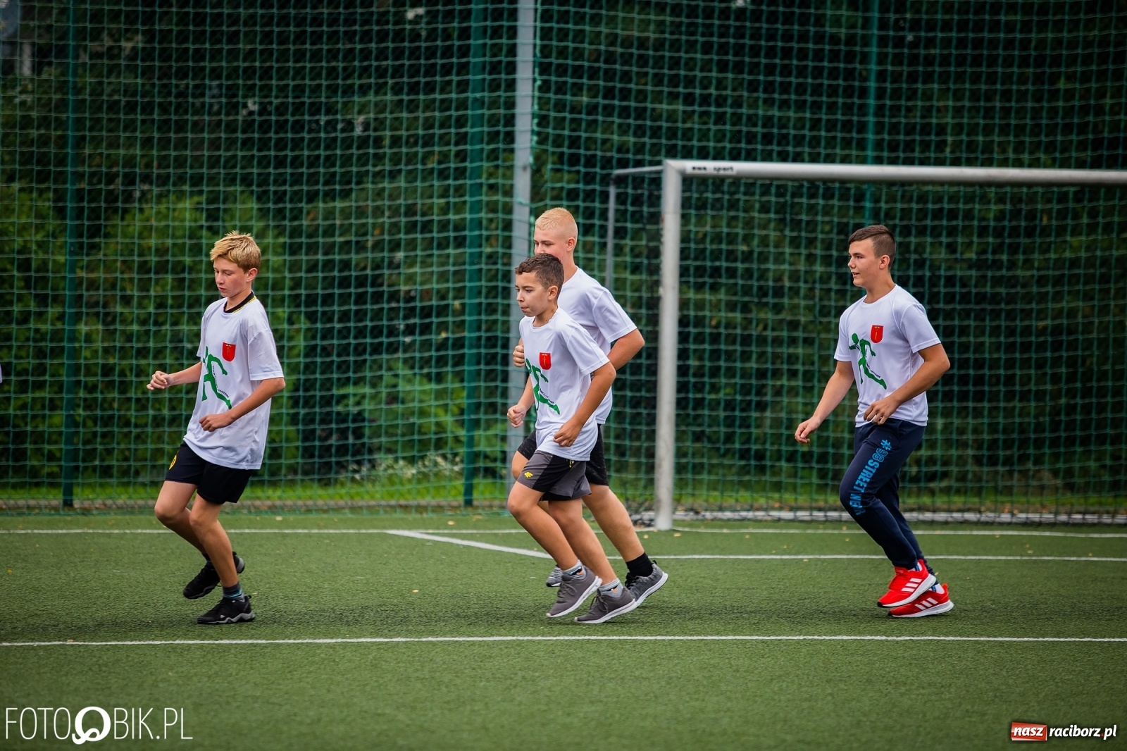 Zdjęcie w galerii na portalu naszraciborz.pl: Wolni od przemocy i uzależnień. Bieg profilaktyczny w Krzanowicach [FOTO i WIDEO] wiadomości z regionu
