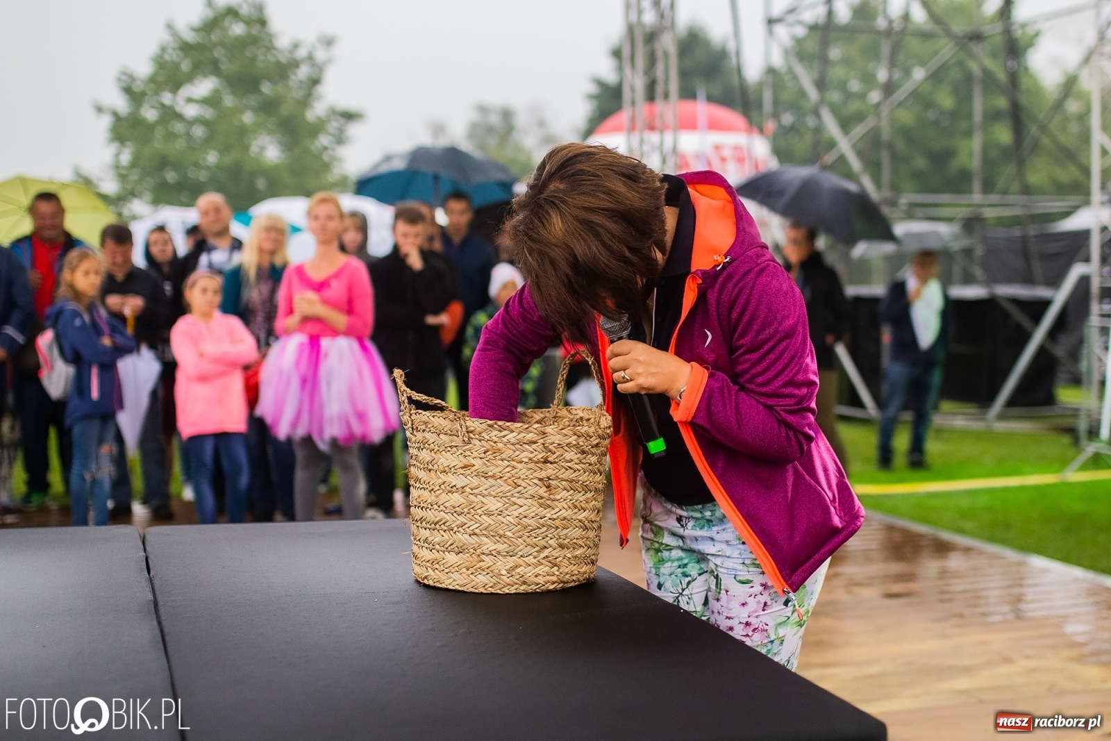 Zdjęcie w galerii na portalu naszraciborz.pl: Kombii gwiazdą festynu rodzinnego Rafako [FOTO i WIDEO] wiadomości z regionu
