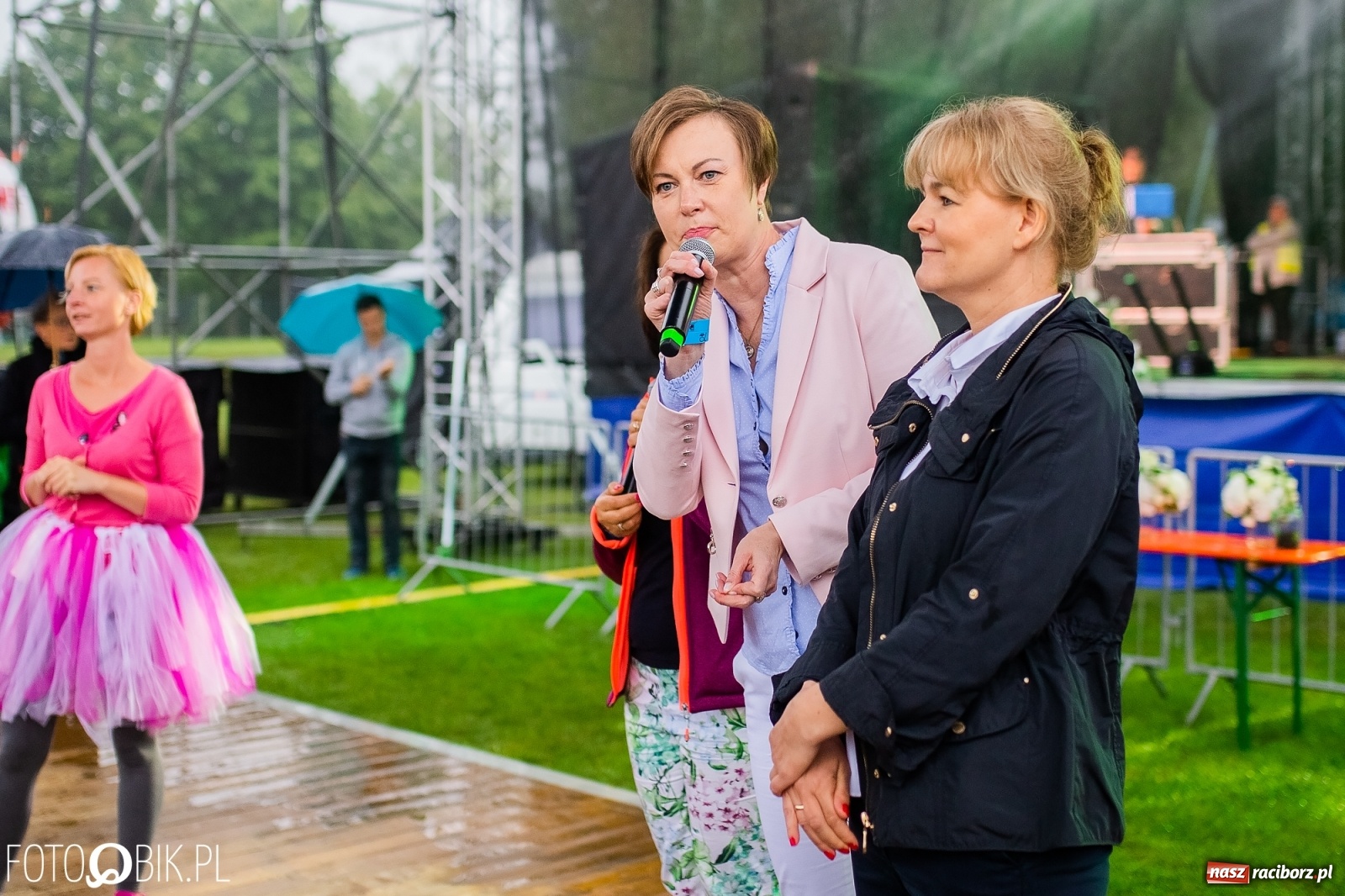 Zdjęcie w galerii na portalu naszraciborz.pl: Kombii gwiazdą festynu rodzinnego Rafako [FOTO i WIDEO] wiadomości z regionu