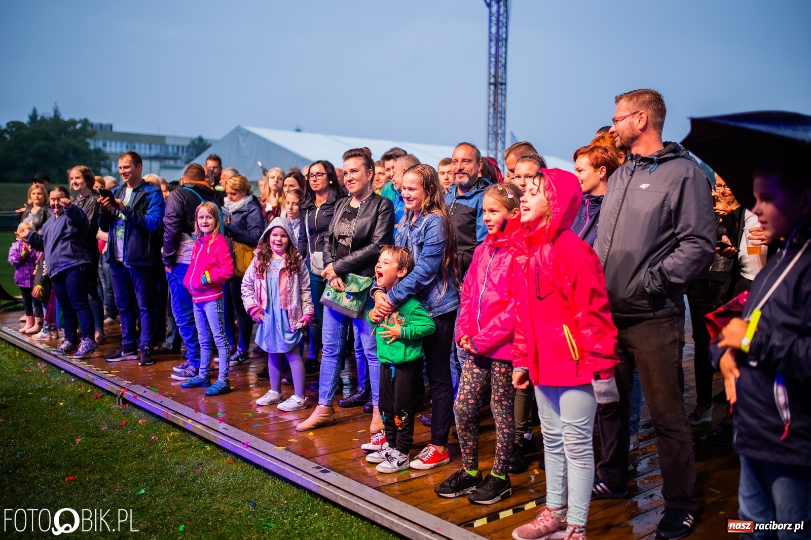 Zdjęcie w galerii na portalu naszraciborz.pl: Kombii gwiazdą festynu rodzinnego Rafako [FOTO i WIDEO] wiadomości z regionu