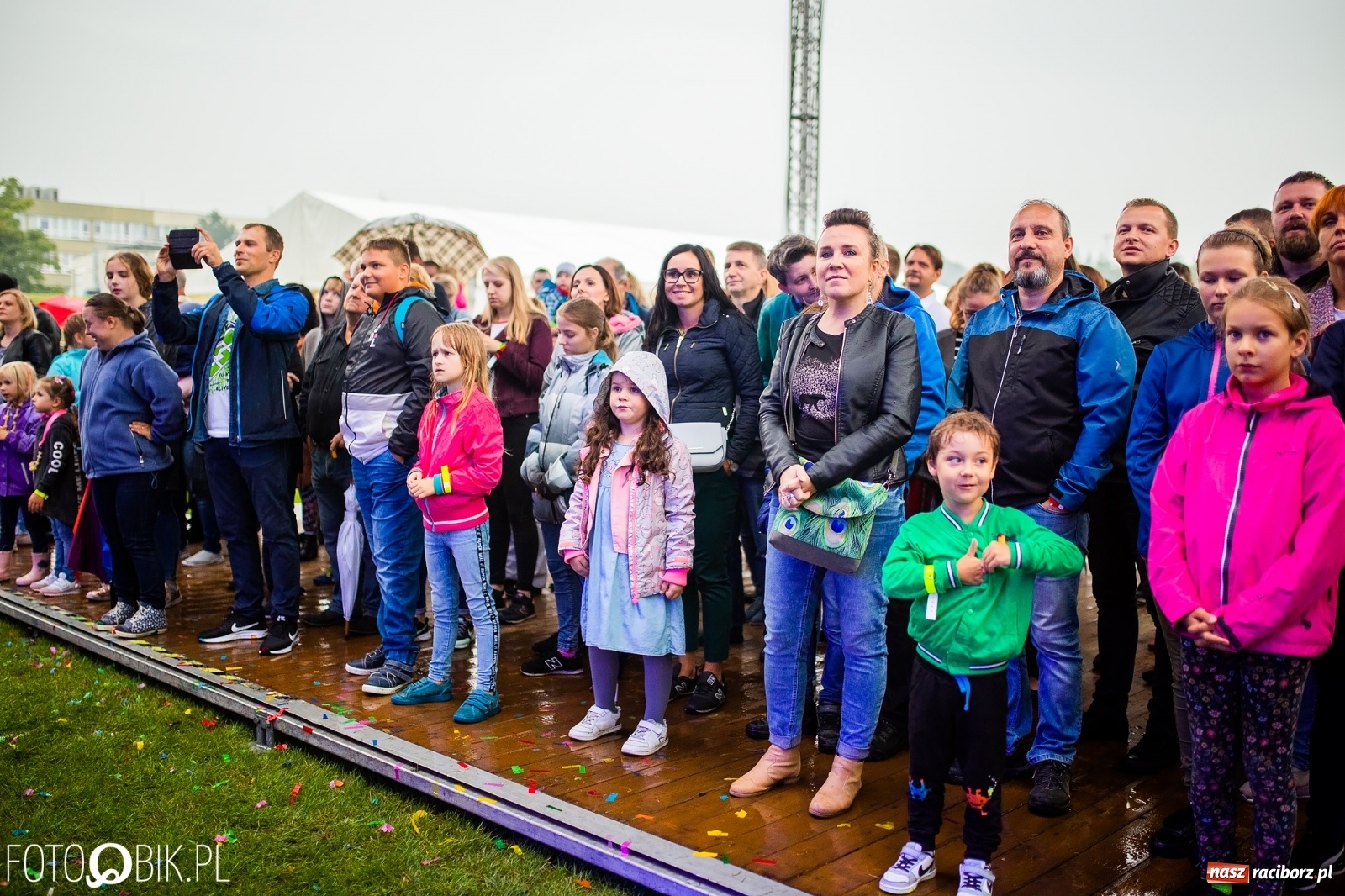 Zdjęcie w galerii na portalu naszraciborz.pl: Kombii gwiazdą festynu rodzinnego Rafako [FOTO i WIDEO] wiadomości z regionu