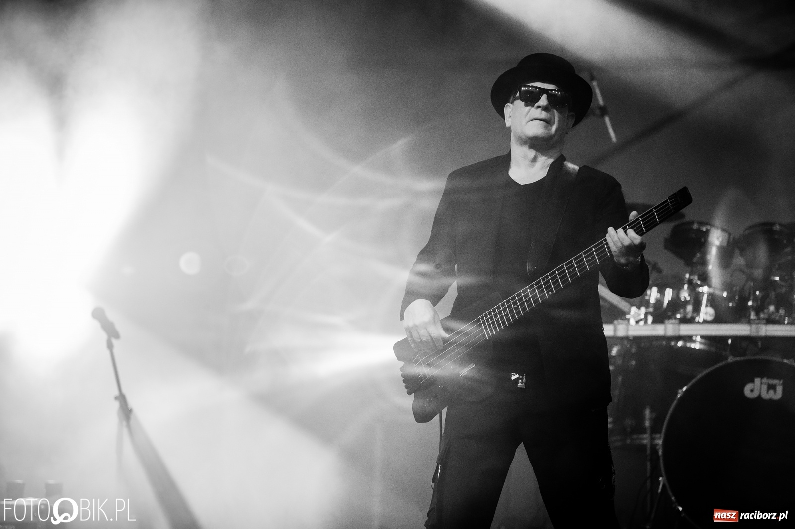 Zdjęcie w galerii na portalu naszraciborz.pl: Kombii gwiazdą festynu rodzinnego Rafako [FOTO i WIDEO] wiadomości z regionu