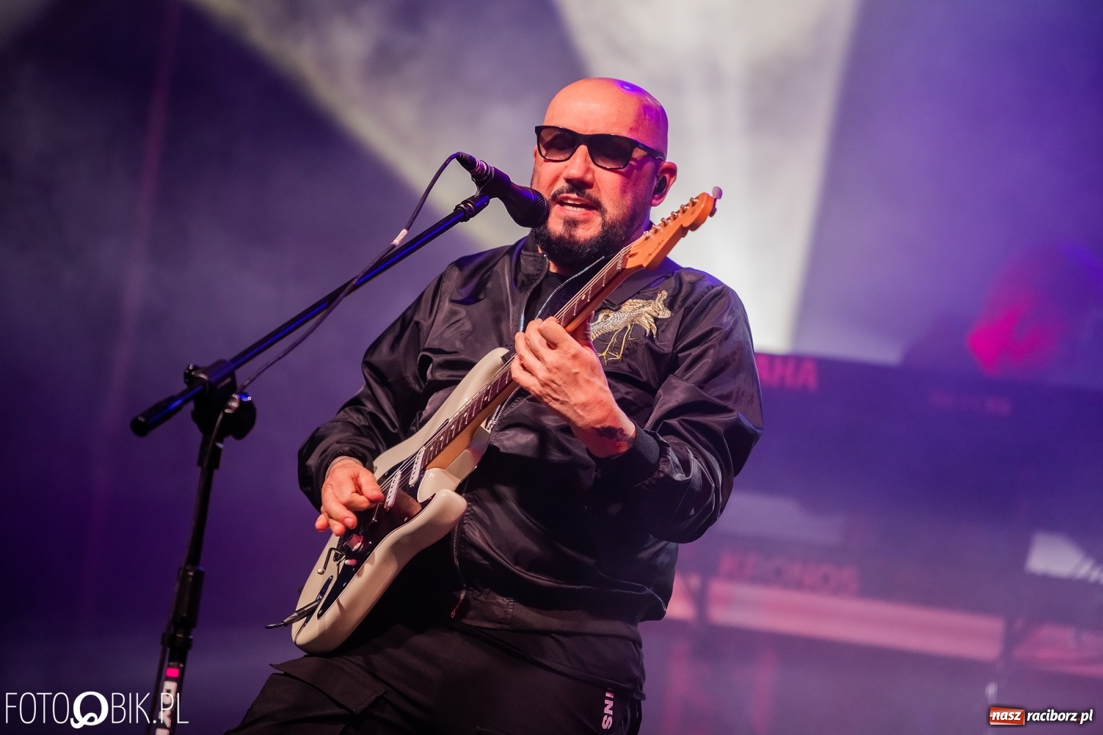 Zdjęcie w galerii na portalu naszraciborz.pl: Kombii gwiazdą festynu rodzinnego Rafako [FOTO i WIDEO] wiadomości z regionu