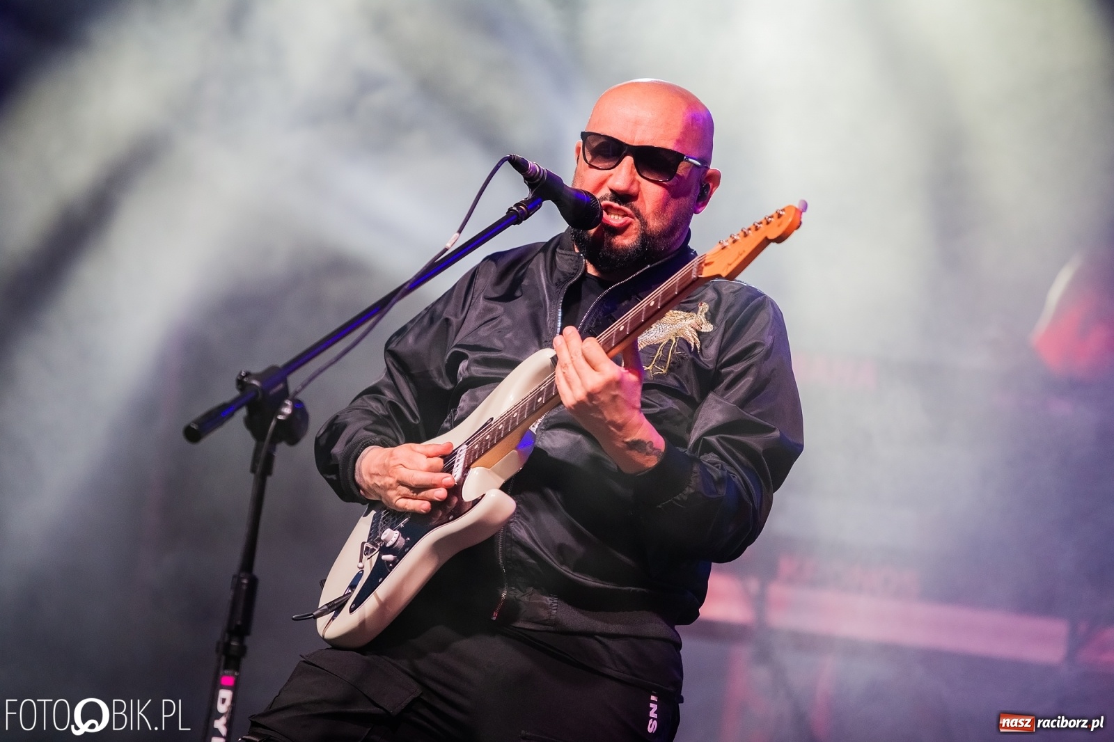 Zdjęcie w galerii na portalu naszraciborz.pl: Kombii gwiazdą festynu rodzinnego Rafako [FOTO i WIDEO] wiadomości z regionu