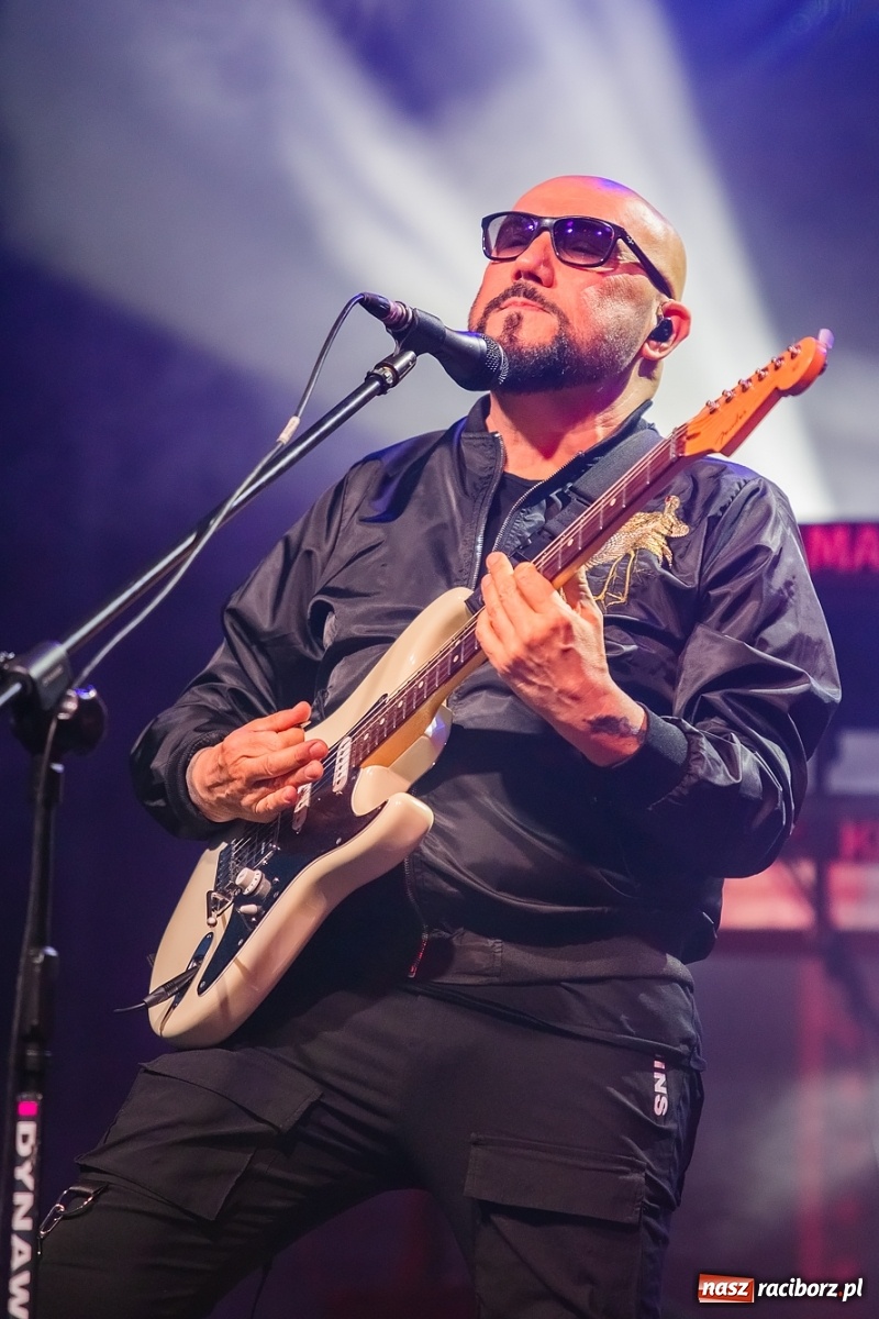 Zdjęcie w galerii na portalu naszraciborz.pl: Kombii gwiazdą festynu rodzinnego Rafako [FOTO i WIDEO] wiadomości z regionu