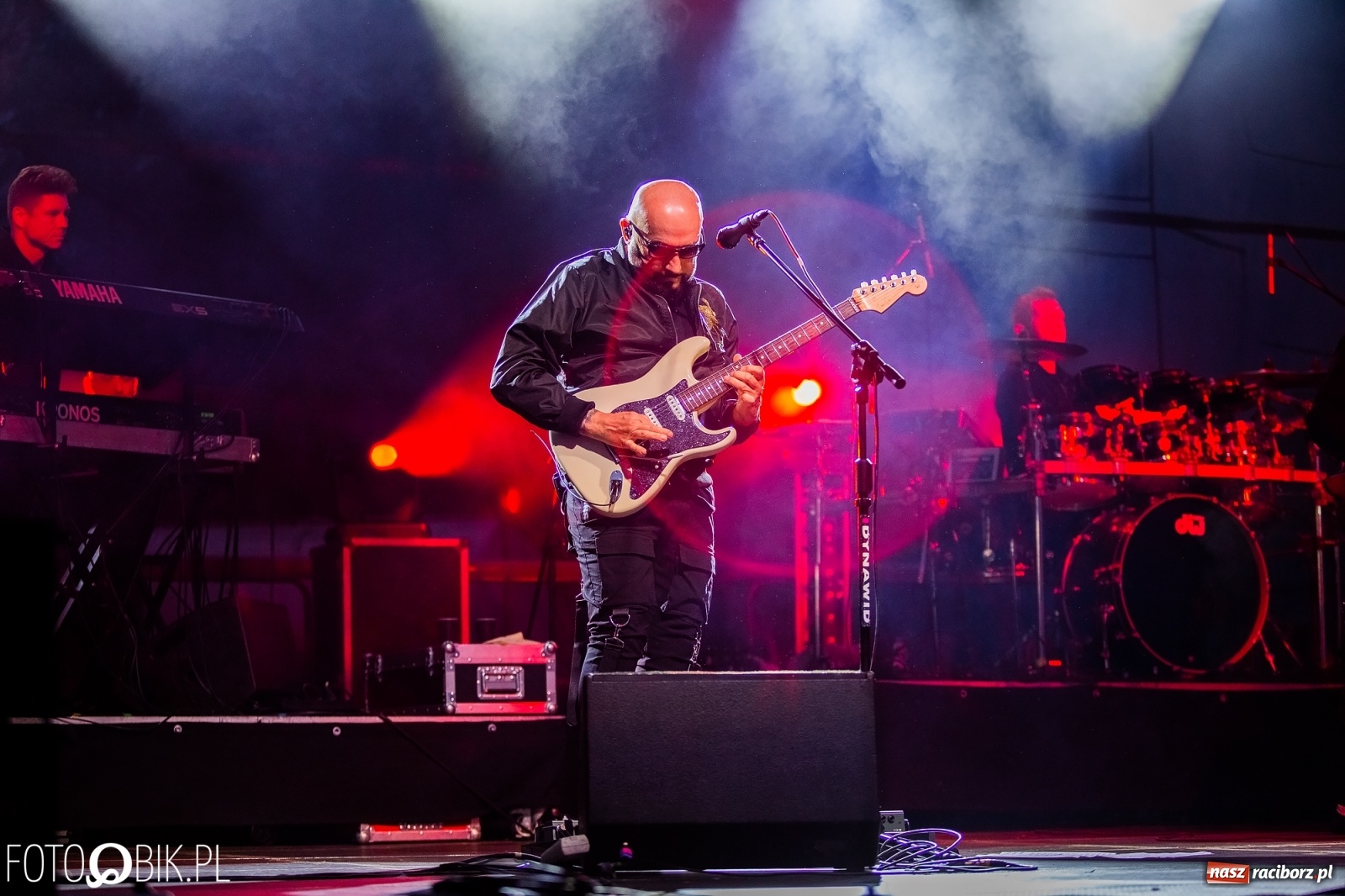 Zdjęcie w galerii na portalu naszraciborz.pl: Kombii gwiazdą festynu rodzinnego Rafako [FOTO i WIDEO] wiadomości z regionu