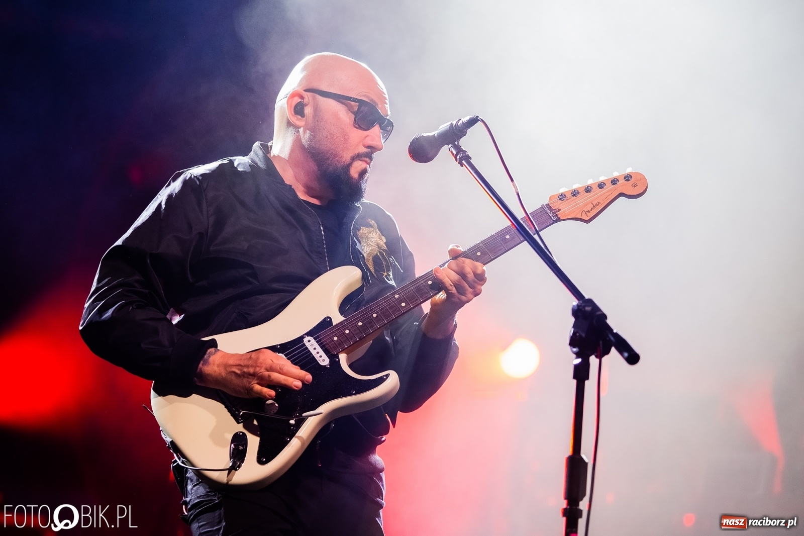 Zdjęcie w galerii na portalu naszraciborz.pl: Kombii gwiazdą festynu rodzinnego Rafako [FOTO i WIDEO] wiadomości z regionu