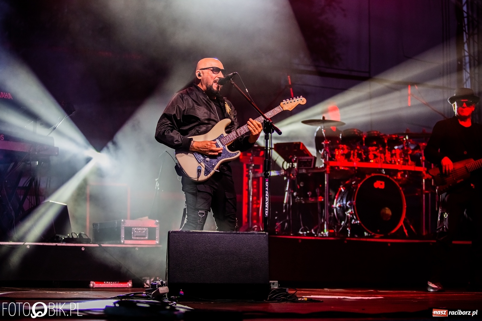 Zdjęcie w galerii na portalu naszraciborz.pl: Kombii gwiazdą festynu rodzinnego Rafako [FOTO i WIDEO] wiadomości z regionu