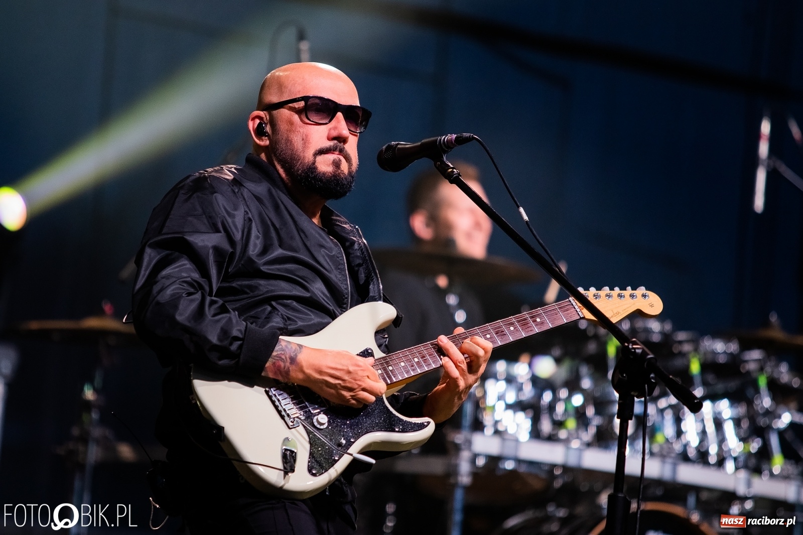 Zdjęcie w galerii na portalu naszraciborz.pl: Kombii gwiazdą festynu rodzinnego Rafako [FOTO i WIDEO] wiadomości z regionu