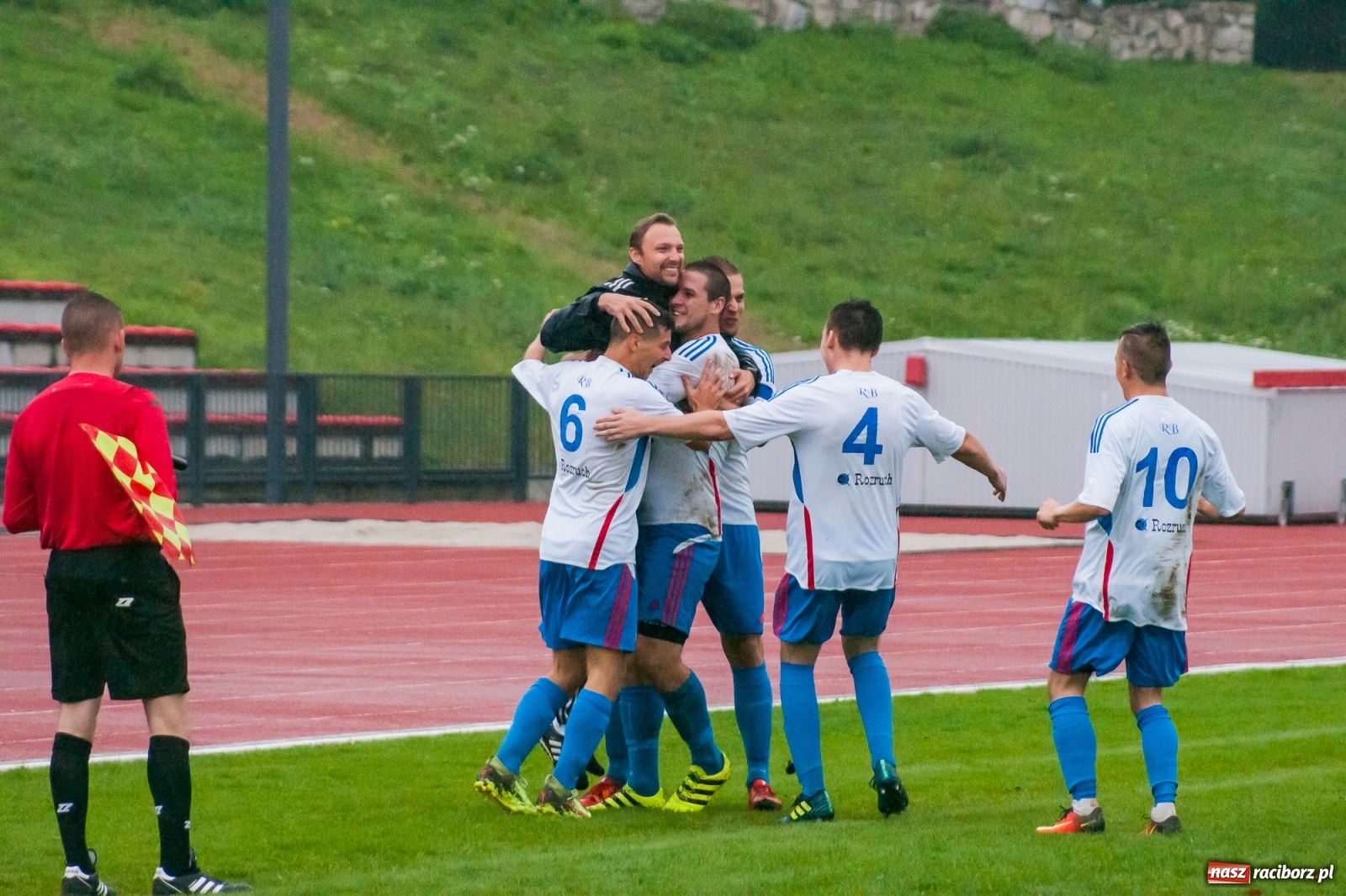 Zdjęcie w galerii na portalu naszraciborz.pl: Klasa okręgowa. Trzy punkty na pożegnanie trenera [FOTO i WIDEO] wiadomości z regionu