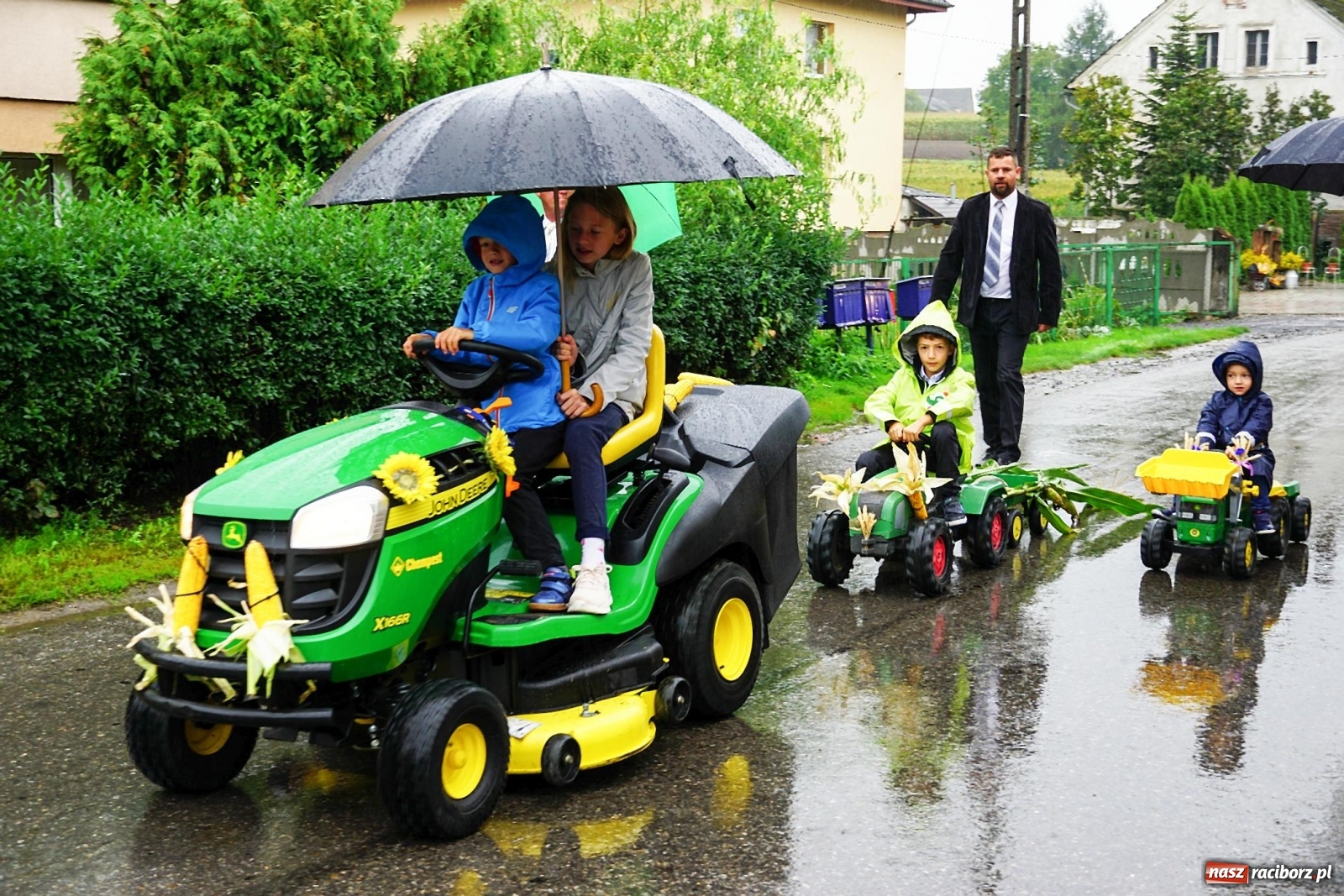 Zdjęcie w galerii na portalu naszraciborz.pl: Deszczowe dożynki w Gamowie [FOTO i WIDEO]  wiadomości z regionu