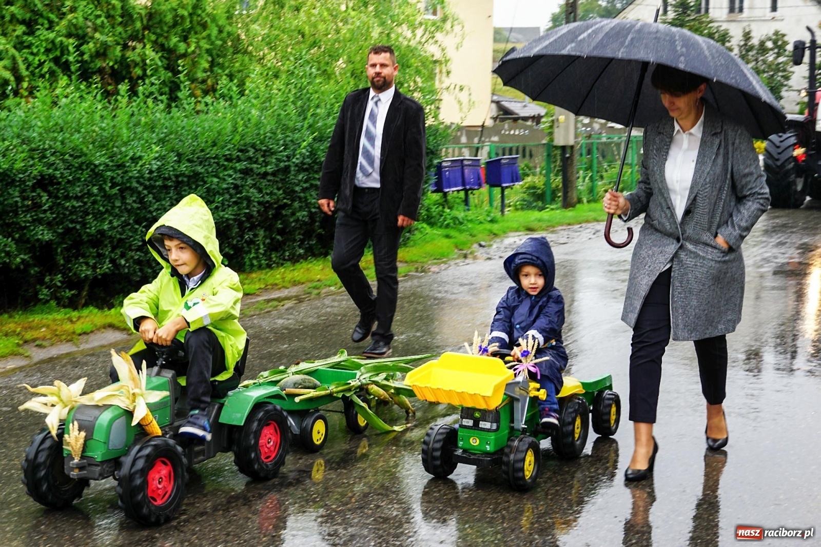 Zdjęcie w galerii na portalu naszraciborz.pl: Deszczowe dożynki w Gamowie [FOTO i WIDEO]  wiadomości z regionu