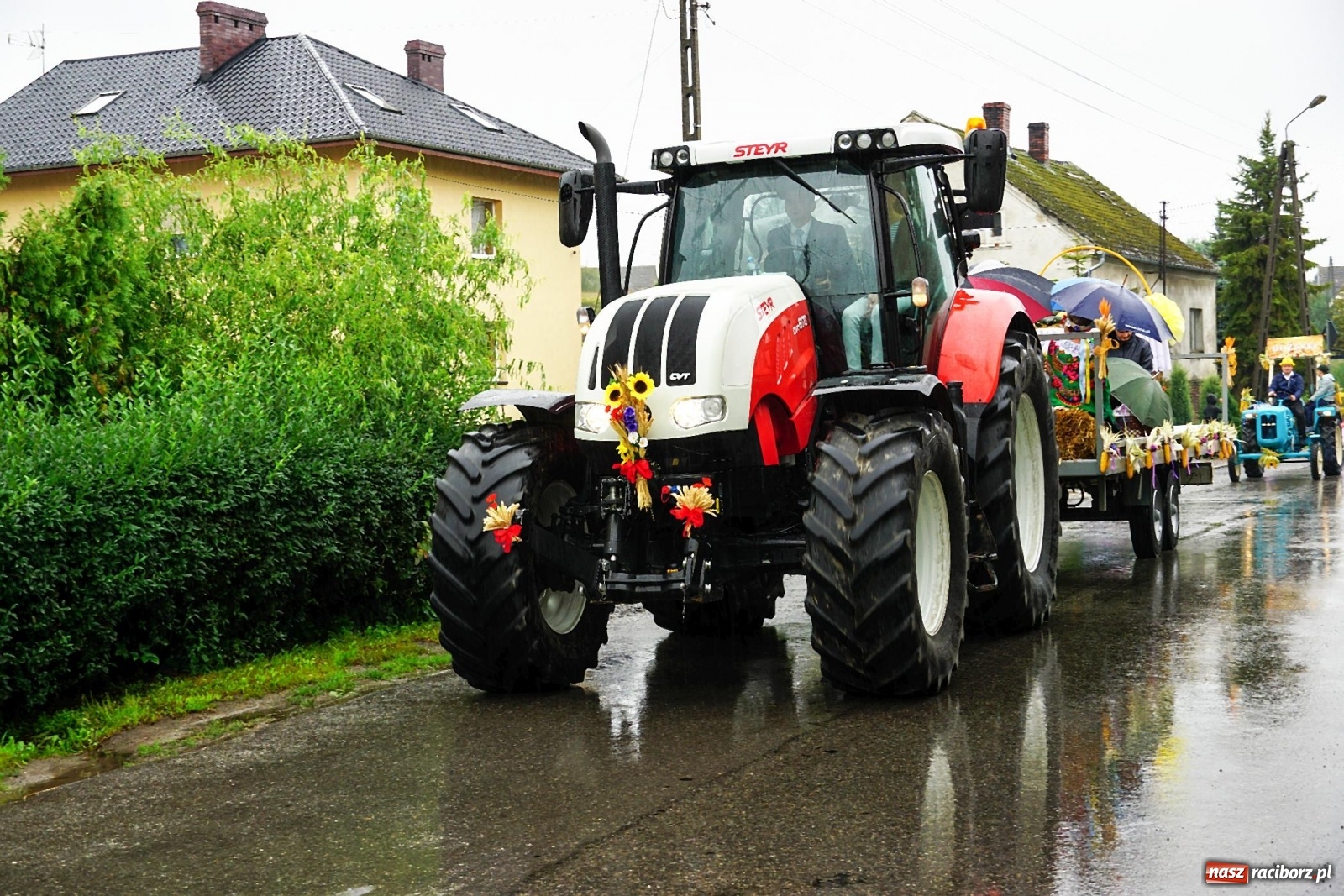 Zdjęcie w galerii na portalu naszraciborz.pl: Deszczowe dożynki w Gamowie [FOTO i WIDEO]  wiadomości z regionu
