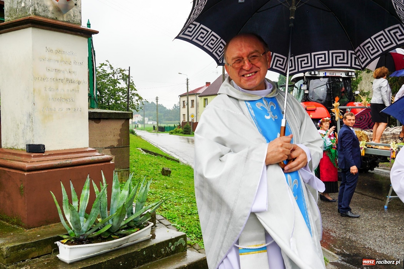 Zdjęcie w galerii na portalu naszraciborz.pl: Deszczowe dożynki w Gamowie [FOTO i WIDEO]  wiadomości z regionu