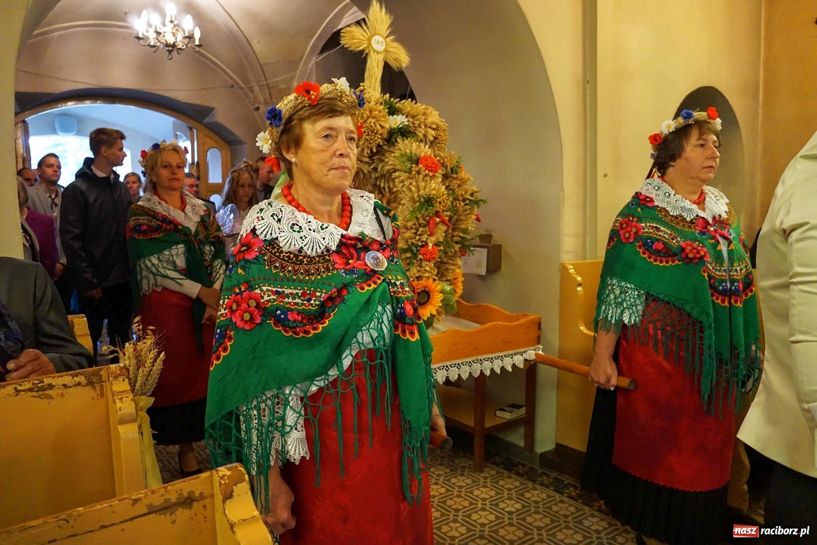 Zdjęcie w galerii na portalu naszraciborz.pl: Deszczowe dożynki w Gamowie [FOTO i WIDEO]  wiadomości z regionu