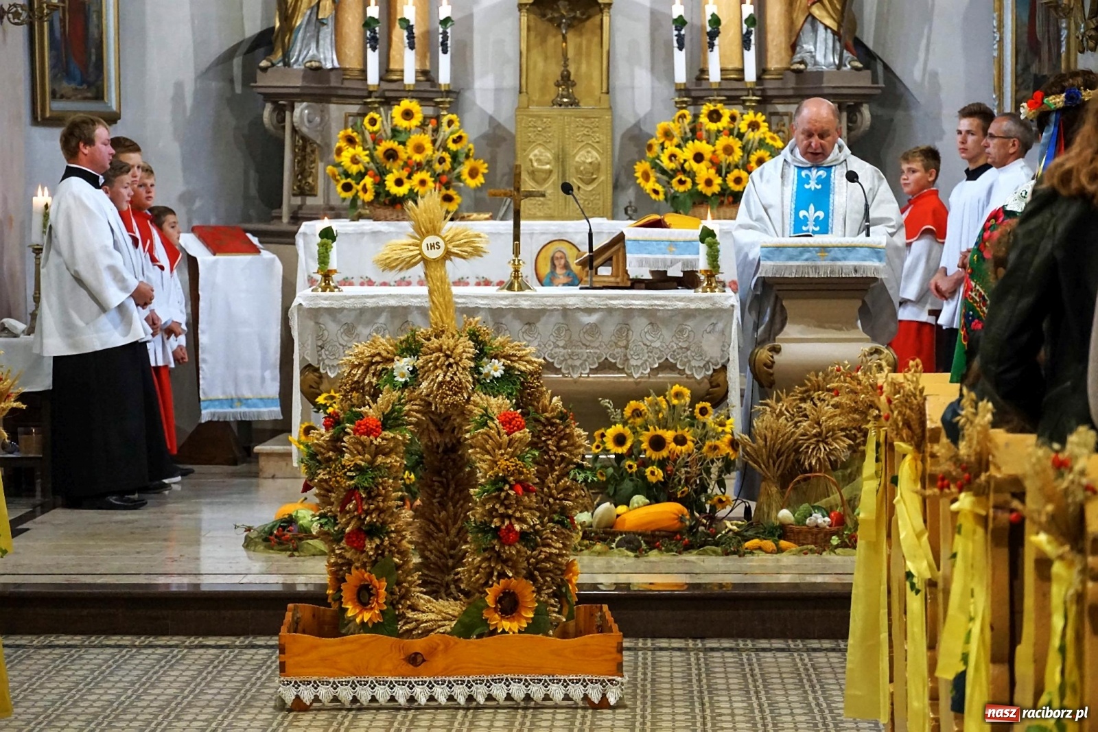 Zdjęcie w galerii na portalu naszraciborz.pl: Deszczowe dożynki w Gamowie [FOTO i WIDEO]  wiadomości z regionu