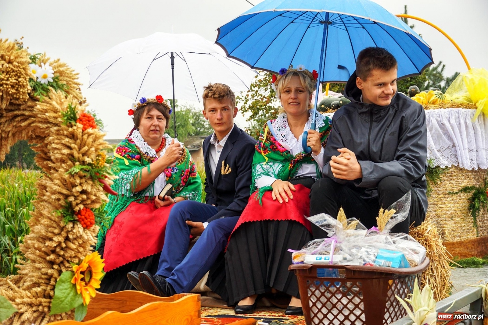 Zdjęcie w galerii na portalu naszraciborz.pl: Deszczowe dożynki w Gamowie [FOTO i WIDEO]  wiadomości z regionu