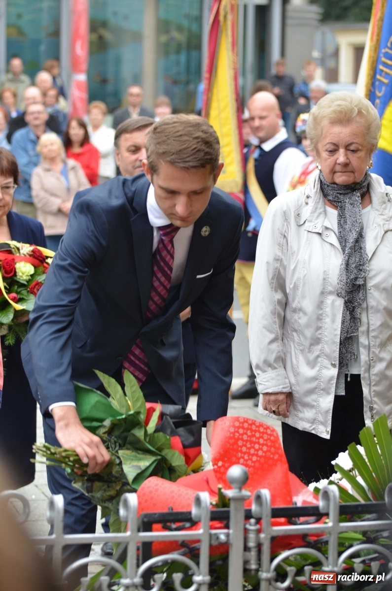 Zdjęcie w galerii na portalu naszraciborz.pl: W Raciborzu świętowano 25. rocznicę odsłonięcia pomnika Eichendorffa [FOTO i WIDEO]  wiadomości z regionu