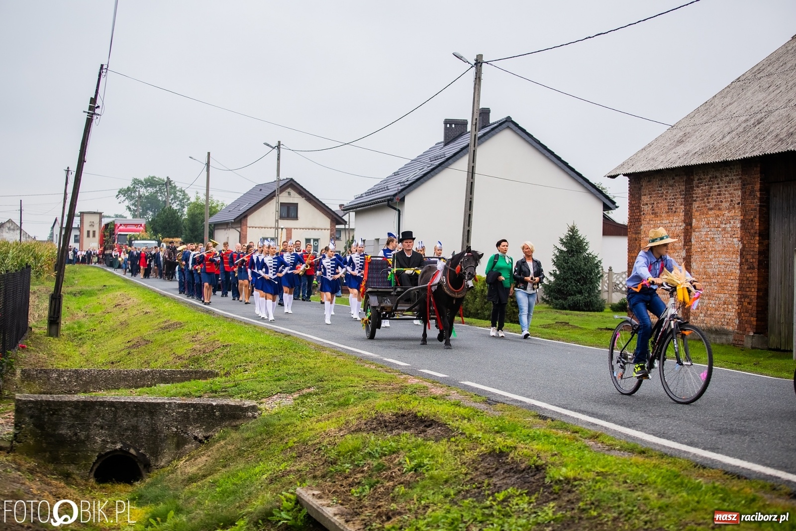 Zdjęcie w galerii na portalu naszraciborz.pl: Dożynki 2019. Gmina Krzyżanowice bawiła się w Rudyszwałdzie [FOTO i WIDEO] wiadomości z regionu