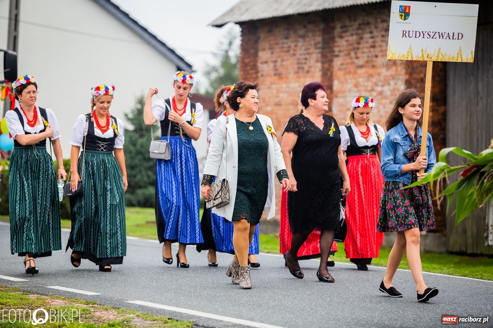 Zdjęcie w galerii na portalu naszraciborz.pl: Dożynki 2019. Gmina Krzyżanowice bawiła się w Rudyszwałdzie [FOTO i WIDEO] wiadomości z regionu