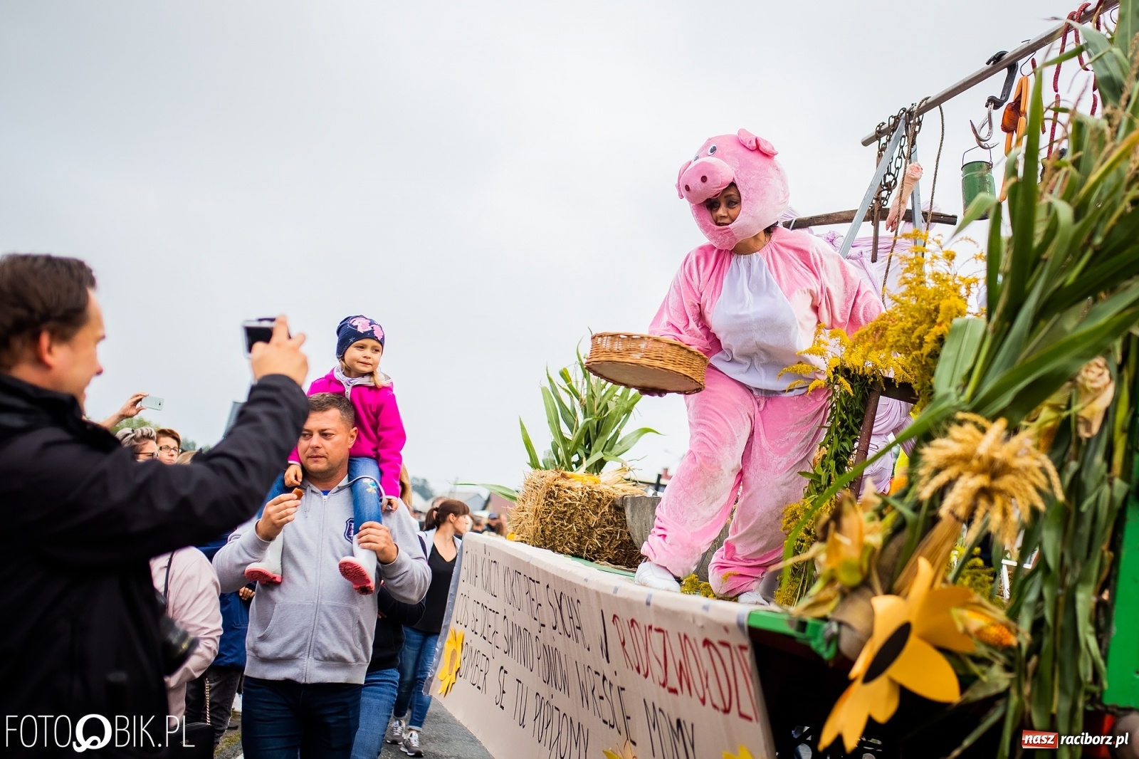 Zdjęcie w galerii na portalu naszraciborz.pl: Dożynki 2019. Gmina Krzyżanowice bawiła się w Rudyszwałdzie [FOTO i WIDEO] wiadomości z regionu